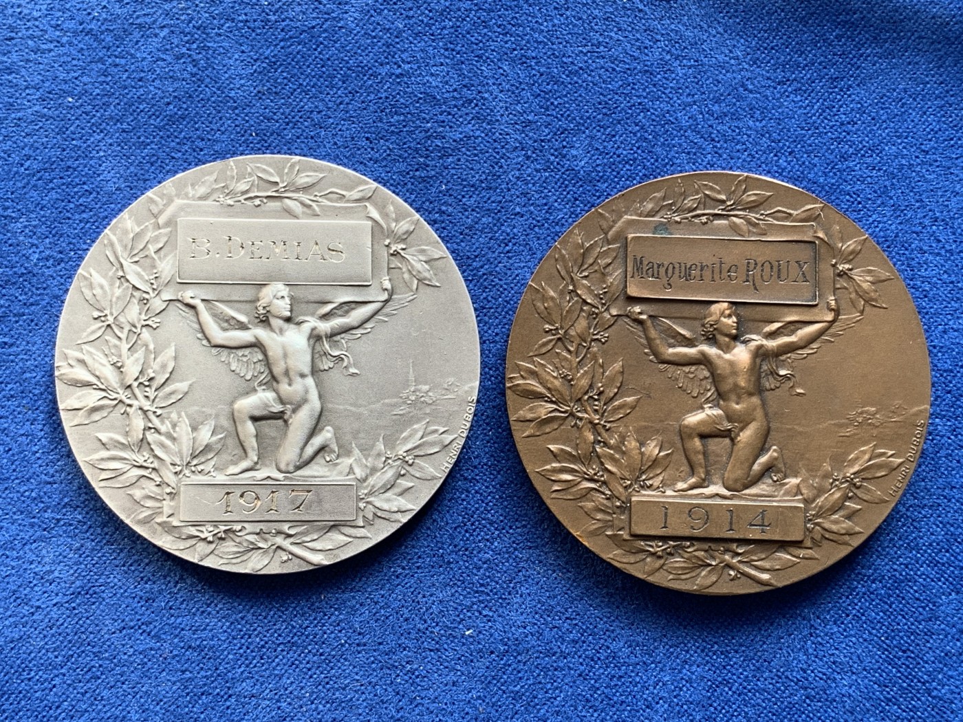 《竞宝斋》第218场-周日，周一 2场 (全场包邮) 两枚一组 法国天使银章（40.6mm 34.5g 丰饶角银标）+铜章（41mm 39.3g 丰饶角铜标），统计学纪念