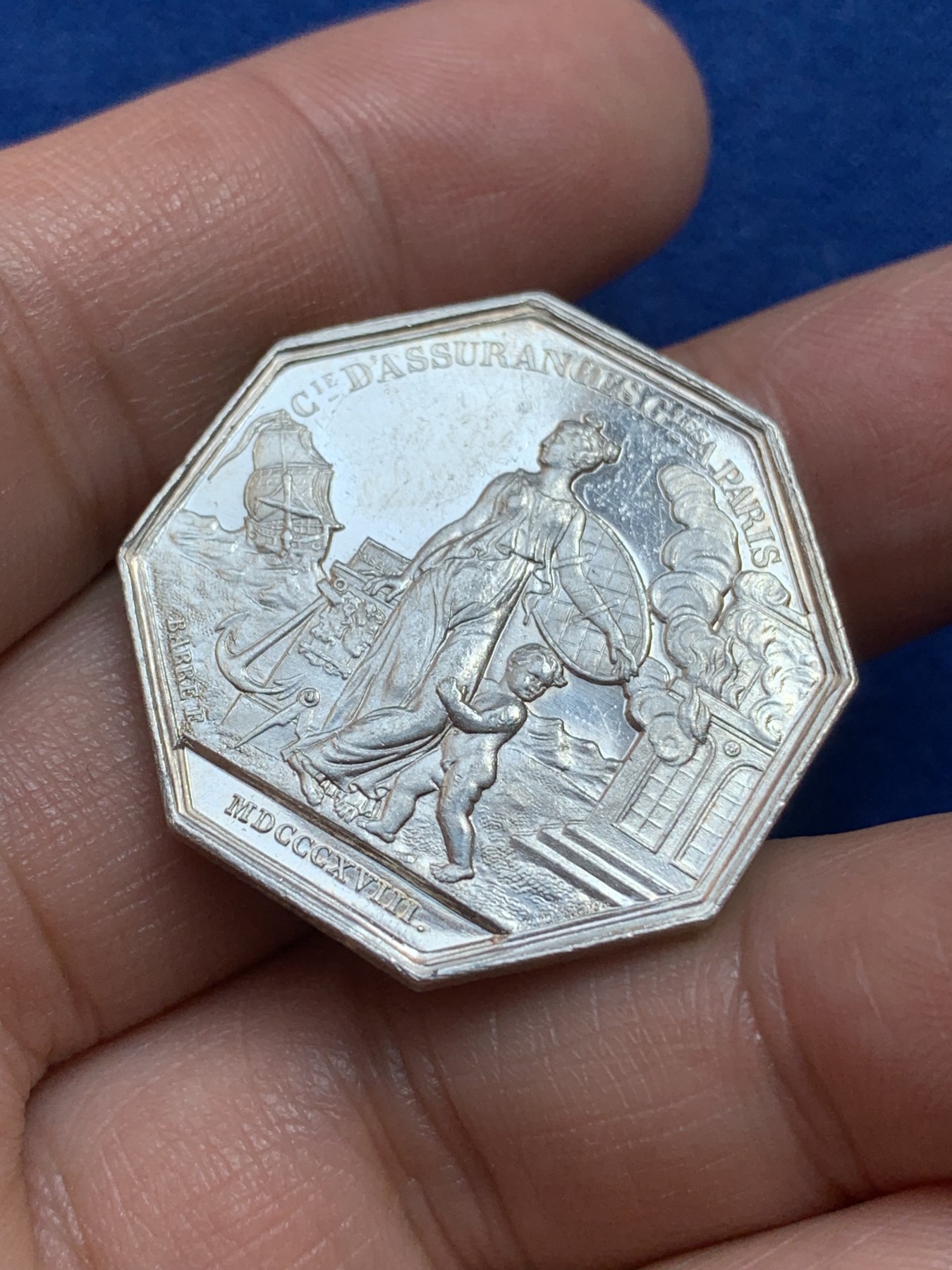 《竞宝斋》第218场-周日，周一 2场 (全场包邮) 法国1845-1860路易十八火灾保险银质八角代币 对角33mm 13.9g unc 边铭复打 手指A