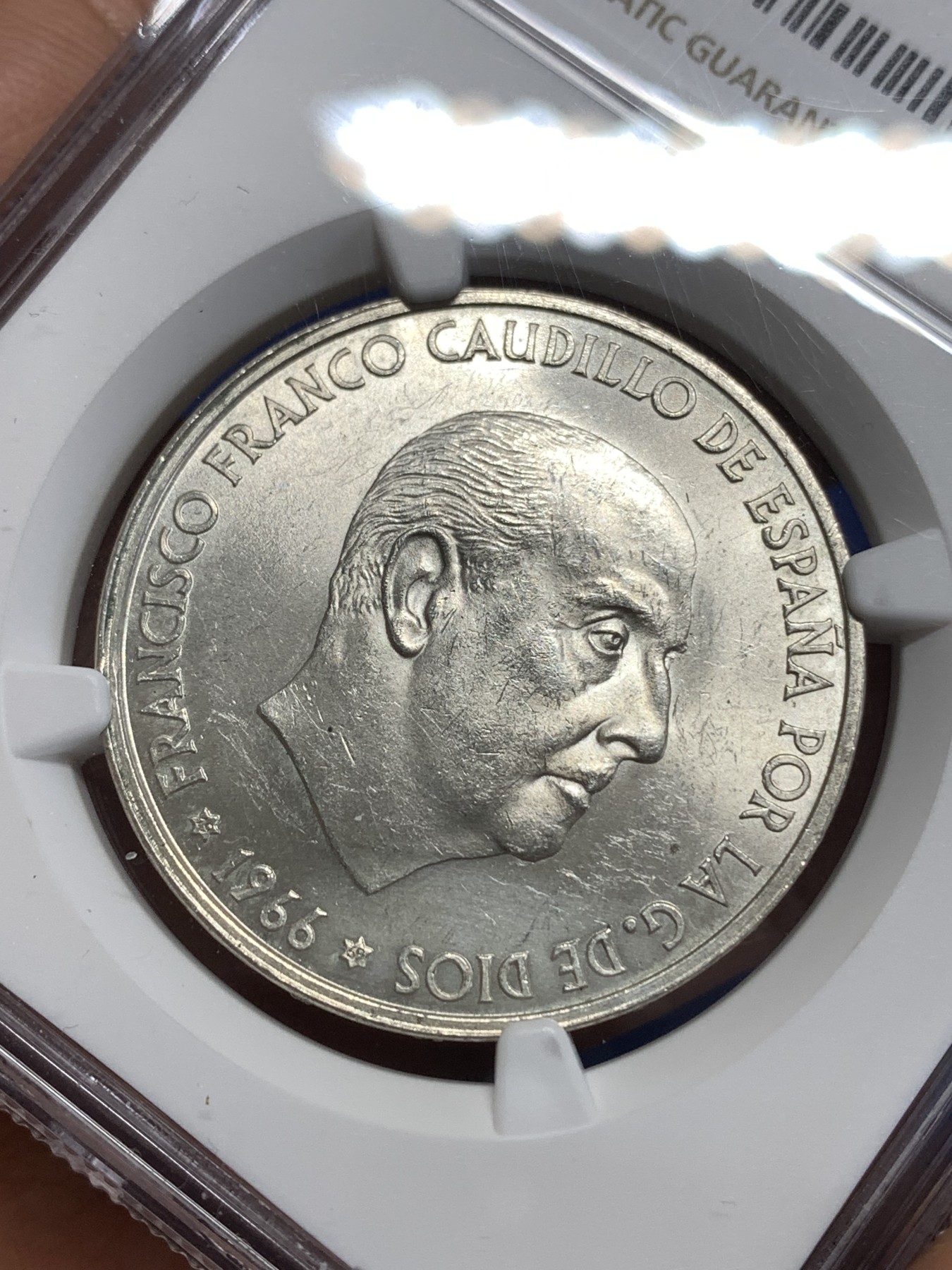 《竞宝斋》第218场-周日，周一 2场 (全场包邮) NGC UNC 西班牙1966佛朗哥100比赛塔银币 69版