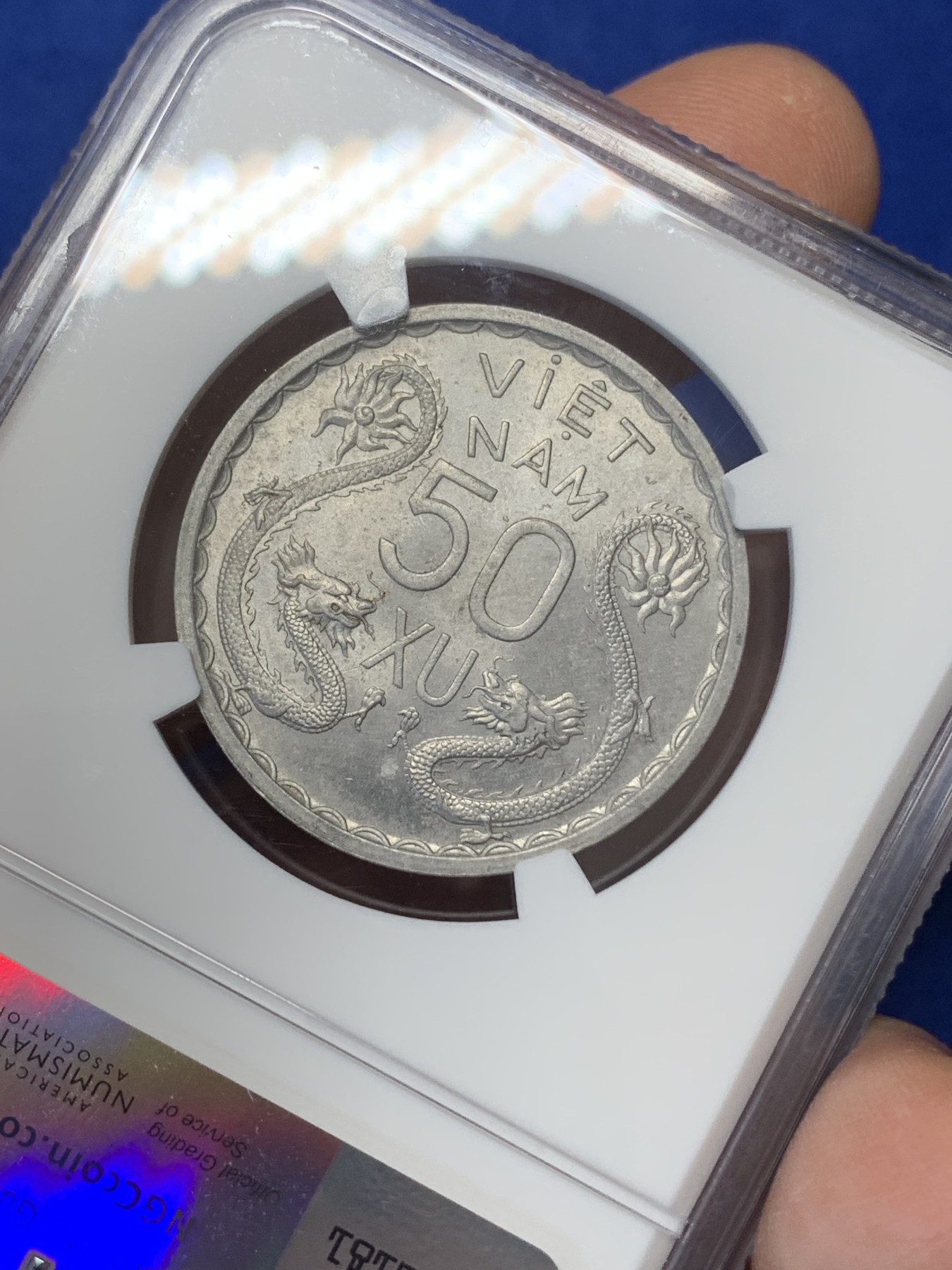 《竞宝斋》第218场-周日，周一 2场 (全场包邮) NGC MS64 越南1953三美女50苏经典双龙铝币