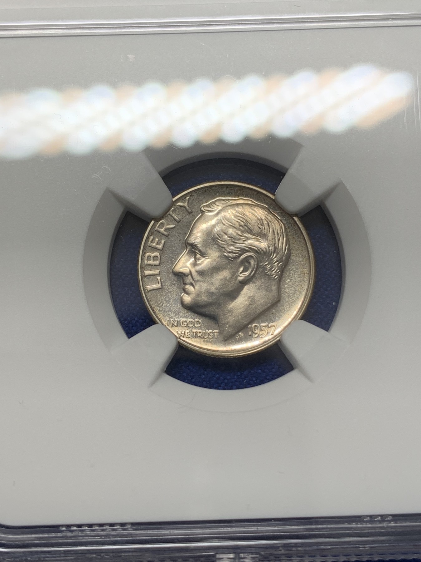 《竞宝斋》第218场-周日，周一 2场 (全场包邮) NGC-PF66 美国1957年罗斯福10美分精制银币，少见年份，比60年代的少多了，66分高分。