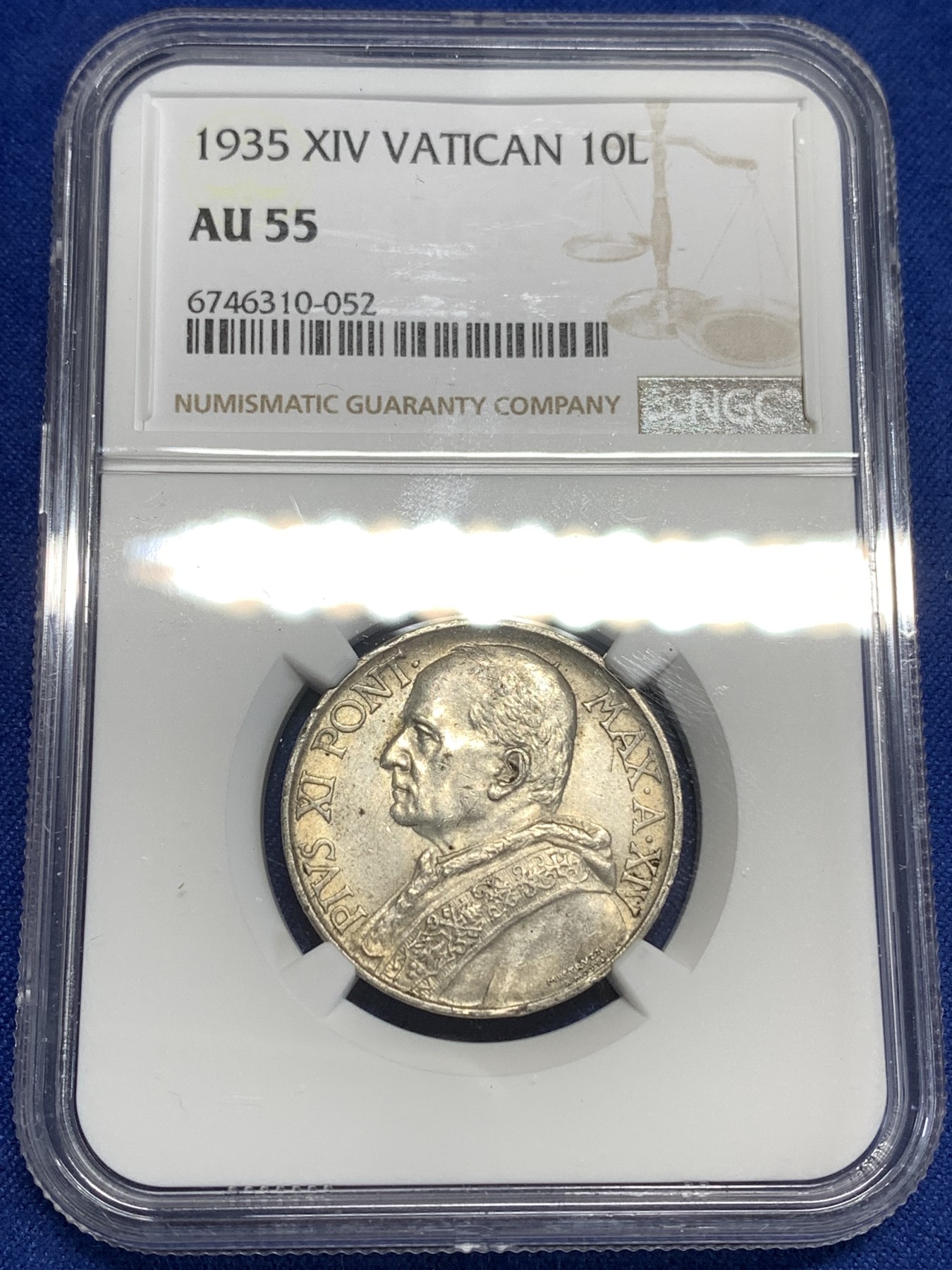《竞宝斋》第218场-周日，周一 2场 (全场包邮) NGC-AU55 梵蒂冈1935年早期10里拉银币 圣母抱婴