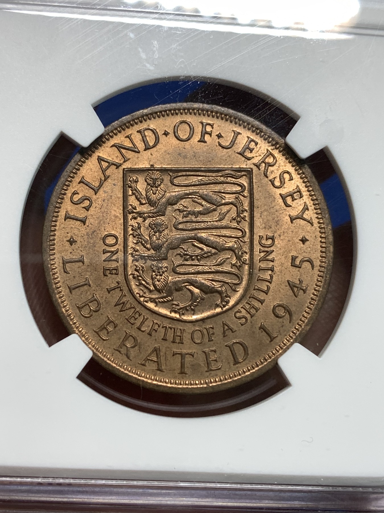 《竞宝斋》第218场-周日，周一 2场 (全场包邮) NGC-MS64RB 泽西岛1945年1/12先令铜币，伊丽莎白二世女王错版币