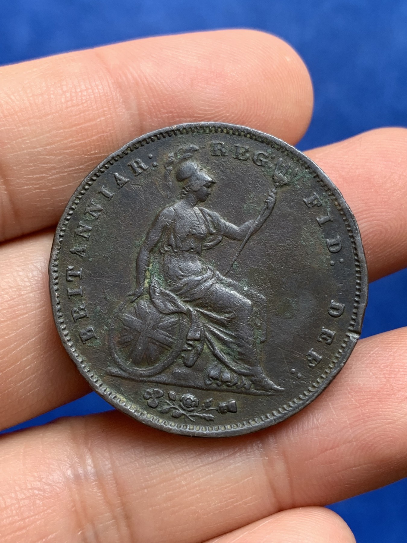 《竞宝斋》第218场-周日，周一 2场 (全场包邮) 英国1853维多利亚1便士大铜币 早期年份 自然流通 细节见图