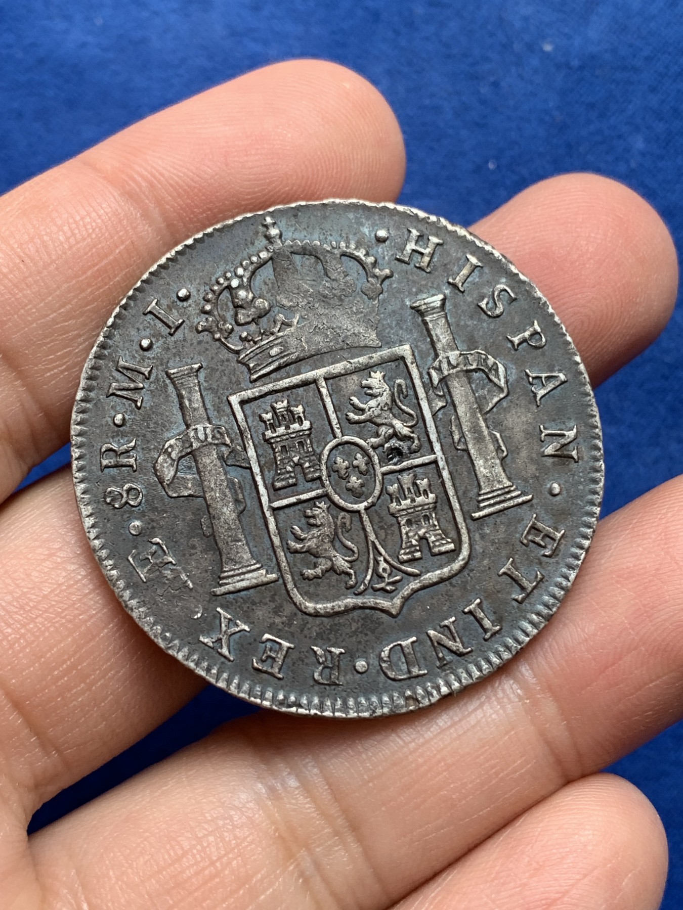 《竞宝斋》第218场-周日，周一 2场 (全场包邮) 秘鲁 1787 卡三 双柱 大银币 双面深彩包浆 背面中间1凹 状态非常好 见图