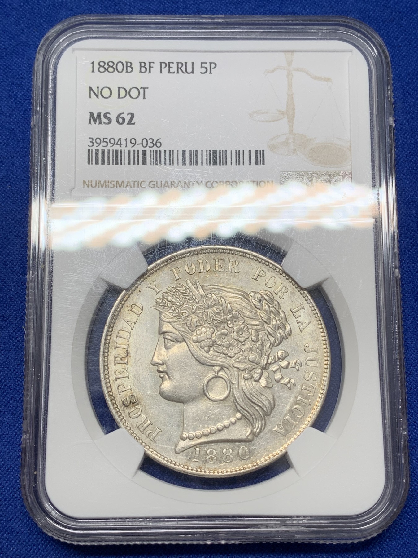 《竞宝斋》第218场-周日，周一 2场 (全场包邮) NGC MS62  1880秘鲁临时政府 单年版 5比塞塔大银币 底光好 细节出众