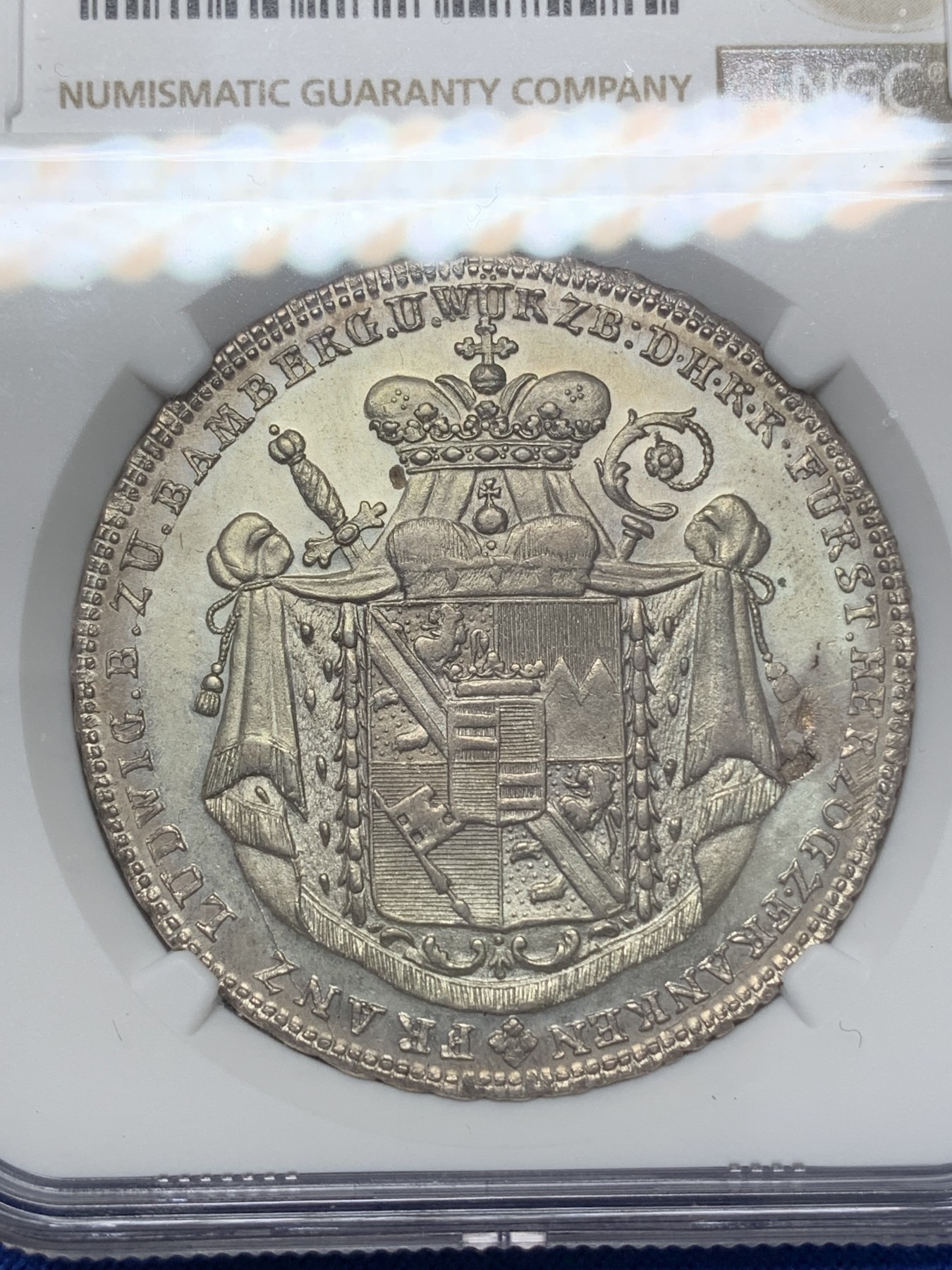 《竞宝斋》第218场-周日，周一 2场 (全场包邮) NGC MS62 德国 1795  班贝格主教区 1泰勒大银币 双面深打 底板光洁 少见品种 状态十分不易