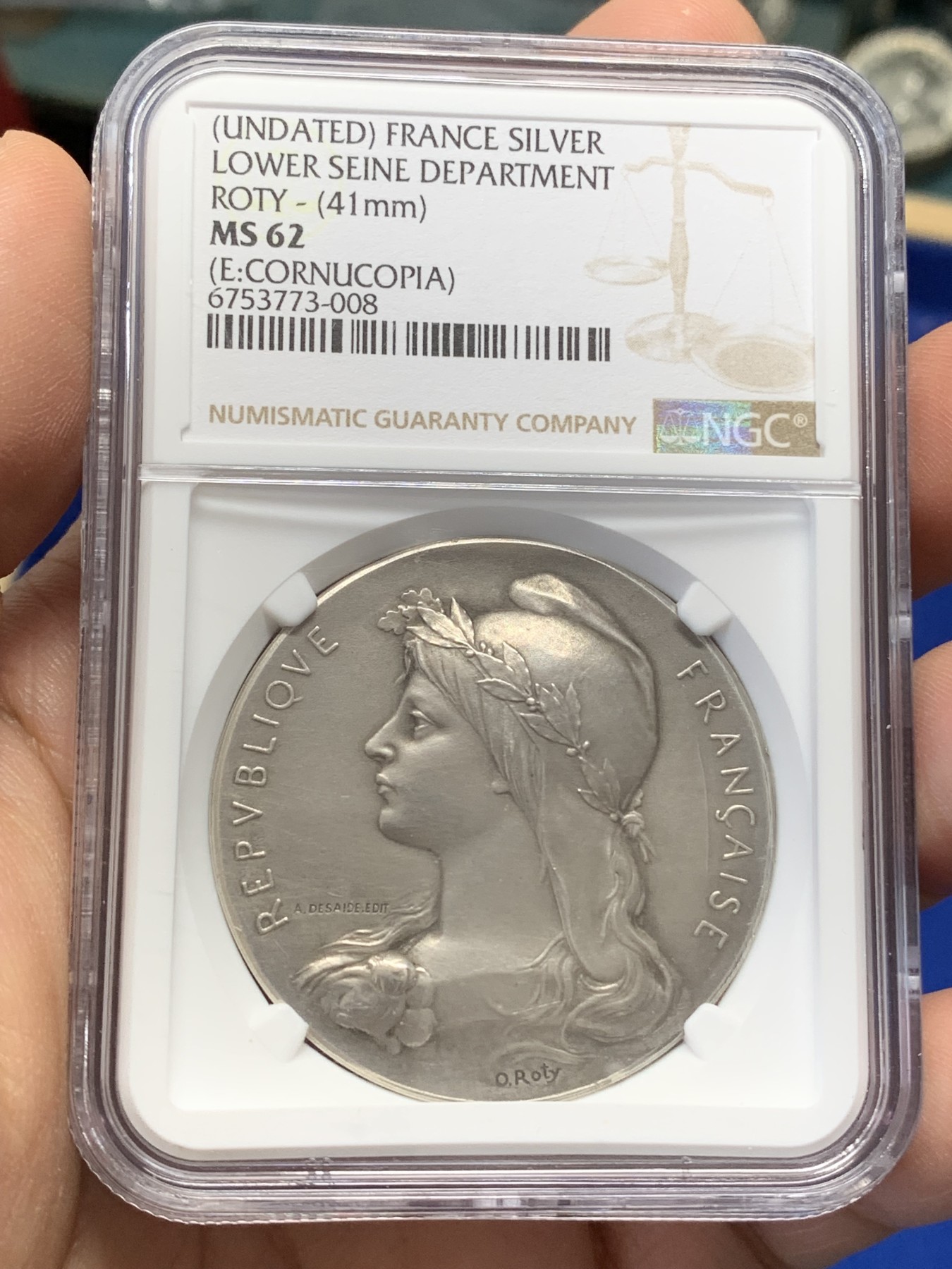 《竞宝斋》第218场-周日，周一 2场 (全场包邮) NGC-MS62 法国Roty自由帽塞纳河下银章 加厚盒