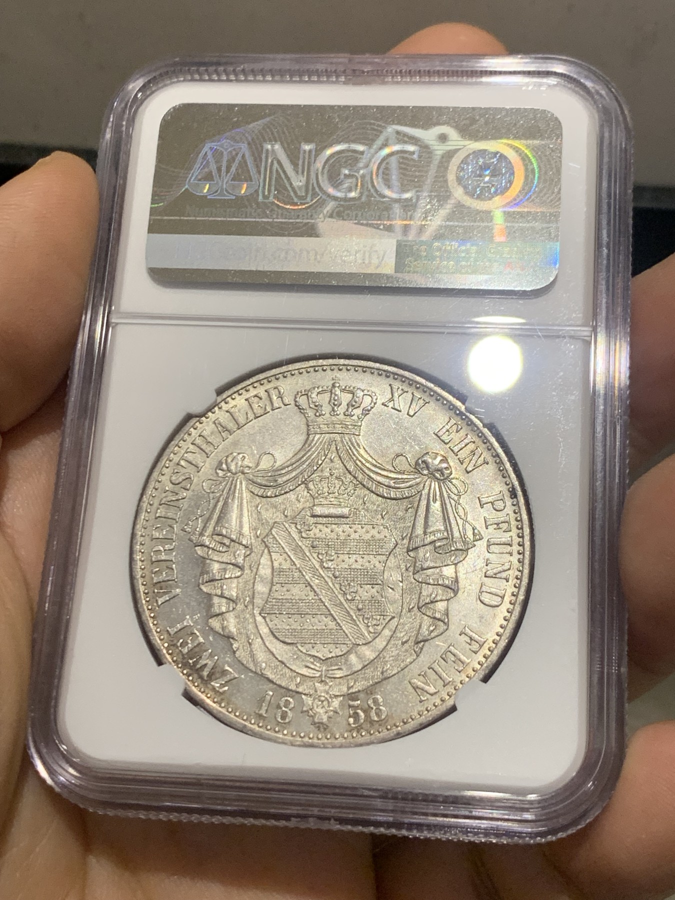 《竞宝斋》第218场-周日，周一 2场 (全场包邮) NGC MS61 德国 1858 萨克森王国 约翰一世 2泰勒 37克大银币 单年版 难遇品种