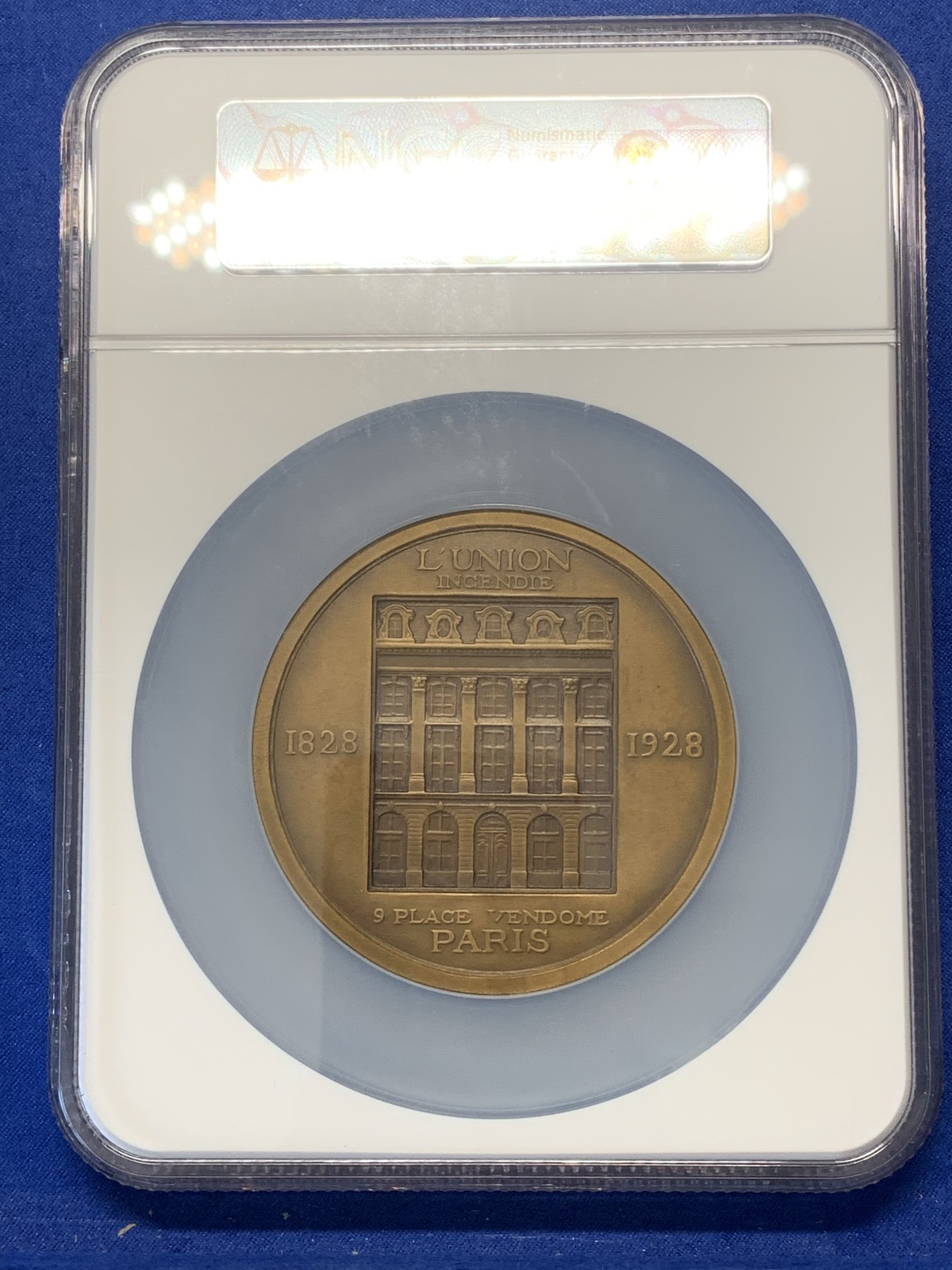 《竞宝斋》第218场-周日，周一 2场 (全场包邮) NGC-MS64BN 德国1928年火灾保险协会大铜章，古希腊风格女神矗立在世界地图前，两手联通大西洋两岸。风格磅礴大气，表现力十足。64顶级品质