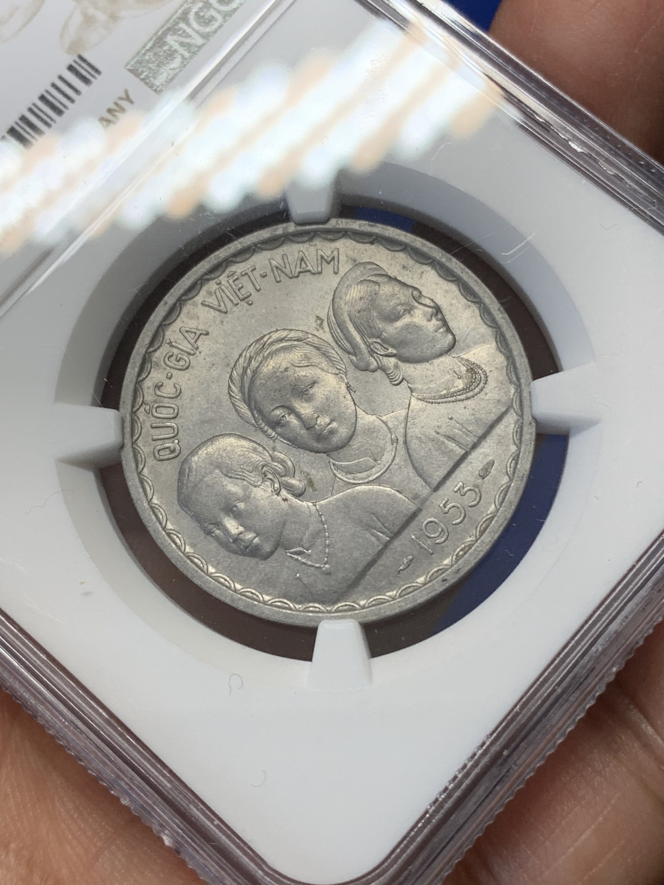 《竞宝斋》第218场-周日，周一 2场 (全场包邮) NGC MS64 越南1953三美女50苏经典双龙铝币