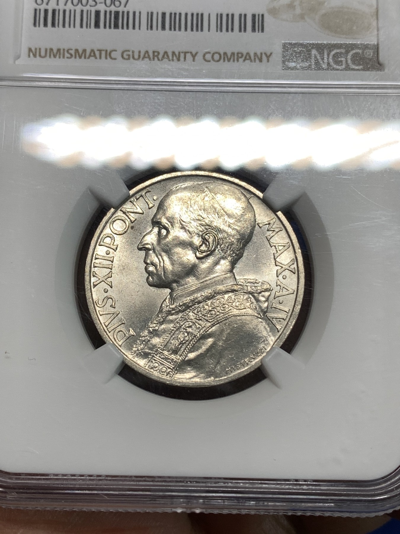 《竞宝斋》第218场-周日，周一 2场 (全场包邮) NGC-UNCD 梵蒂冈 1942年 圣母抱婴 10里拉 银币 稀少品种 发行量4000枚 可以重评