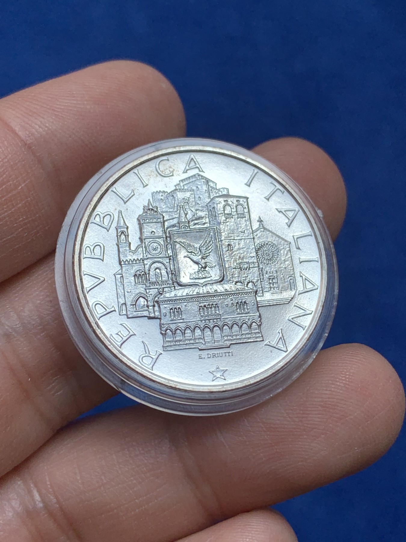 《竞宝斋》第218场-周日，周一 2场 (全场包邮) 意大利 1985年双地球500里拉银币