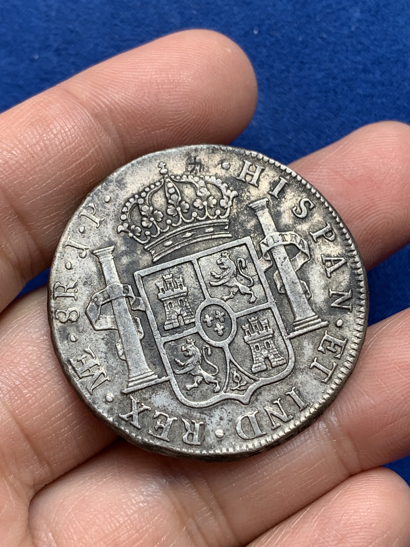 《竞宝斋》第218场-周日，周一 2场 (全场包邮) 秘鲁 1808 卡四 双柱大银币 双面深打 带墨印 背面有小戳 细节见图