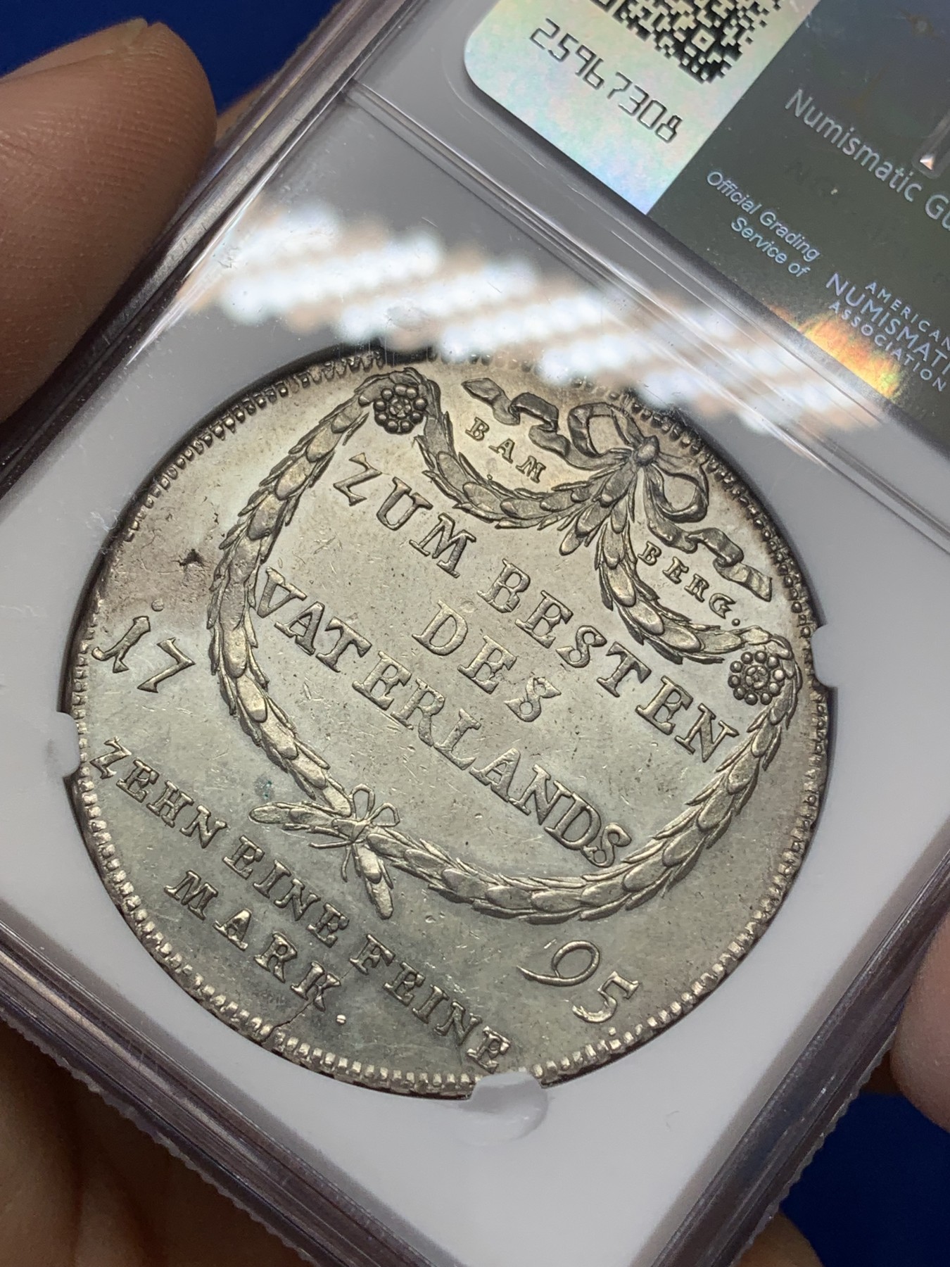 《竞宝斋》第218场-周日，周一 2场 (全场包邮) NGC MS62 德国 1795  班贝格主教区 1泰勒大银币 双面深打 底板光洁 少见品种 状态十分不易