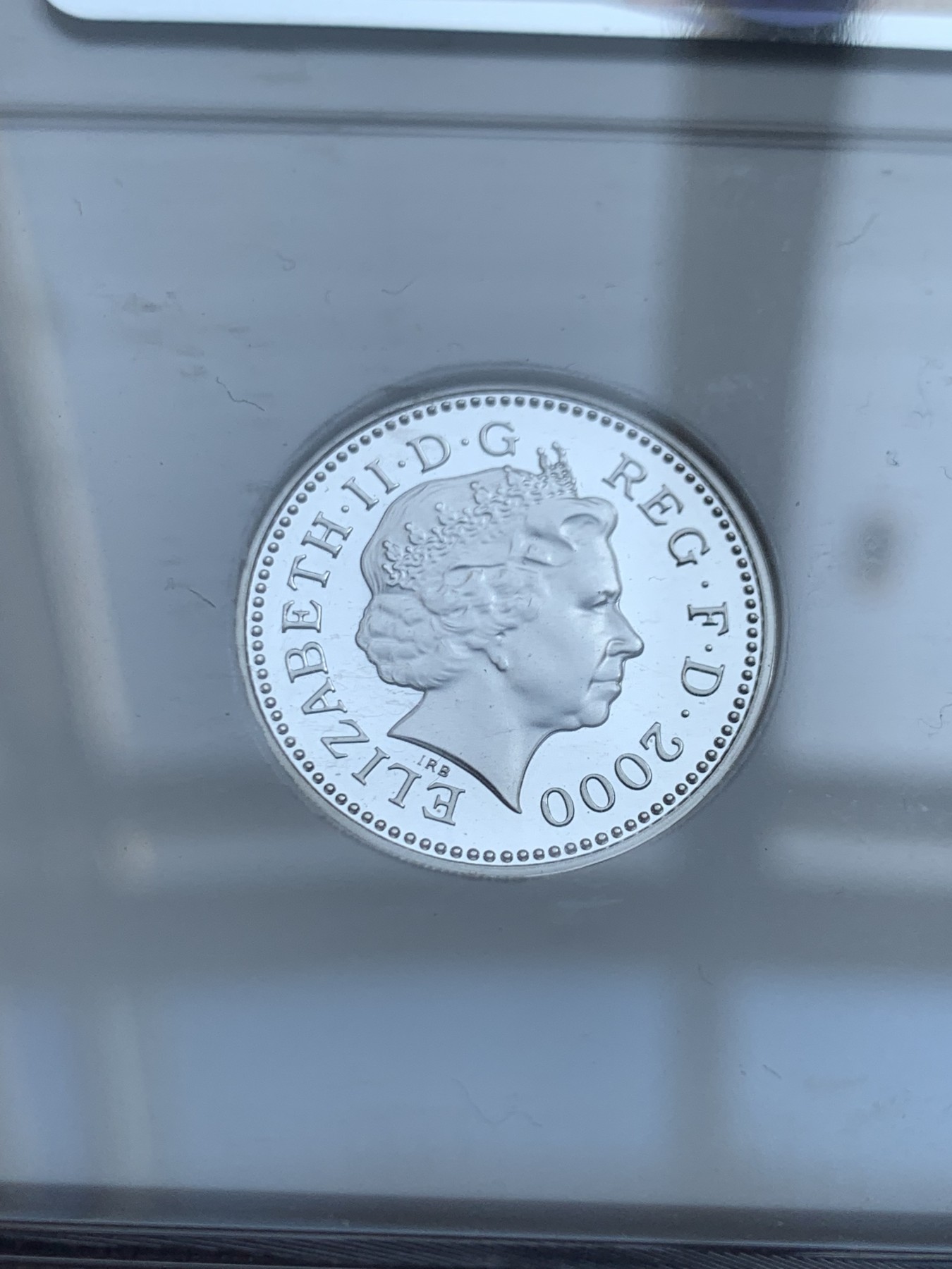 《竞宝斋》第218场-周日，周一 2场 (全场包邮) NGC-PF69UC英国2000年威尔士红龙加厚一英镑银币 造型精美 盒证齐全