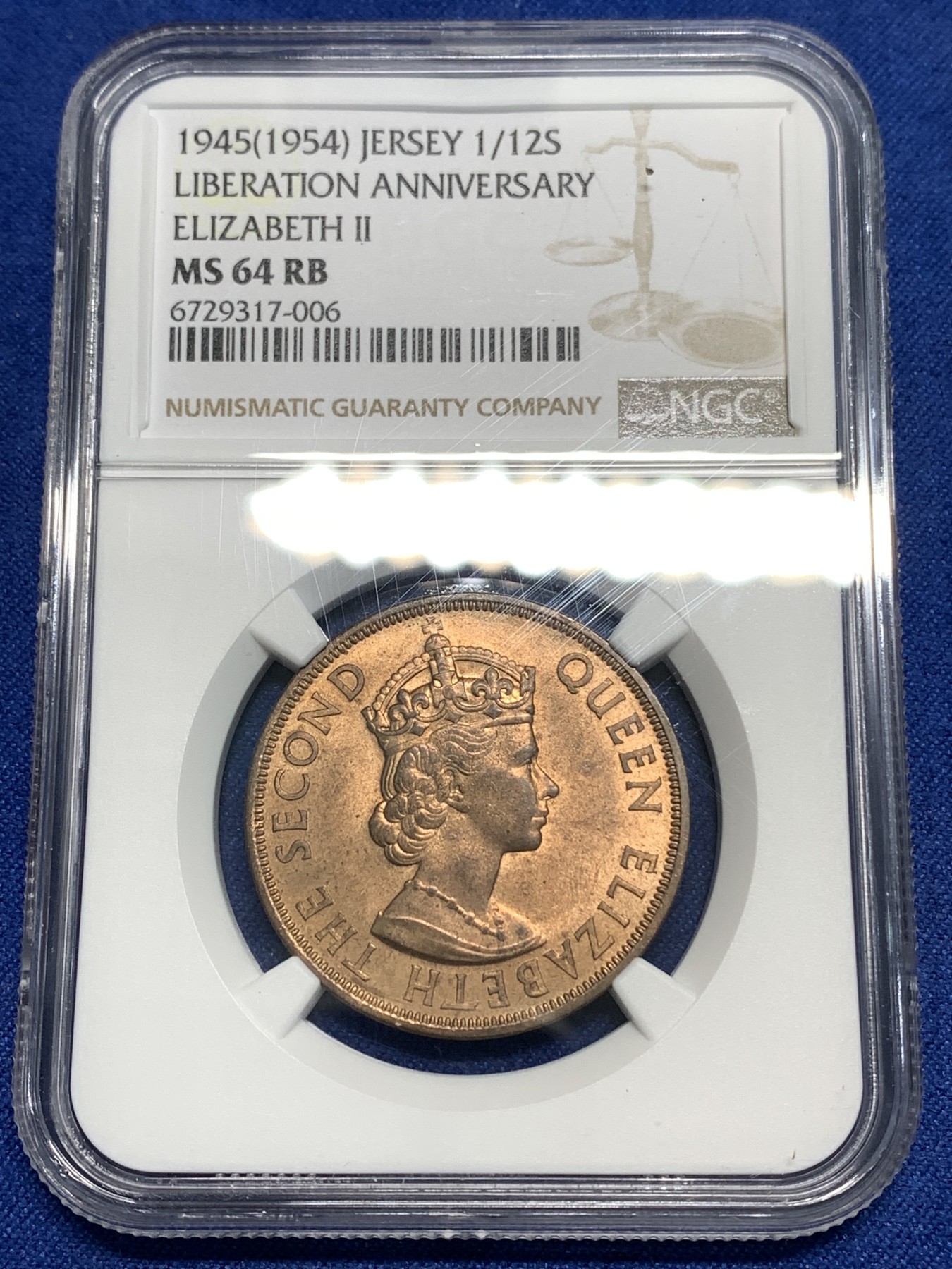 《竞宝斋》第218场-周日，周一 2场 (全场包邮) NGC-MS64RB 泽西岛1945年1/12先令铜币，伊丽莎白二世女王错版币