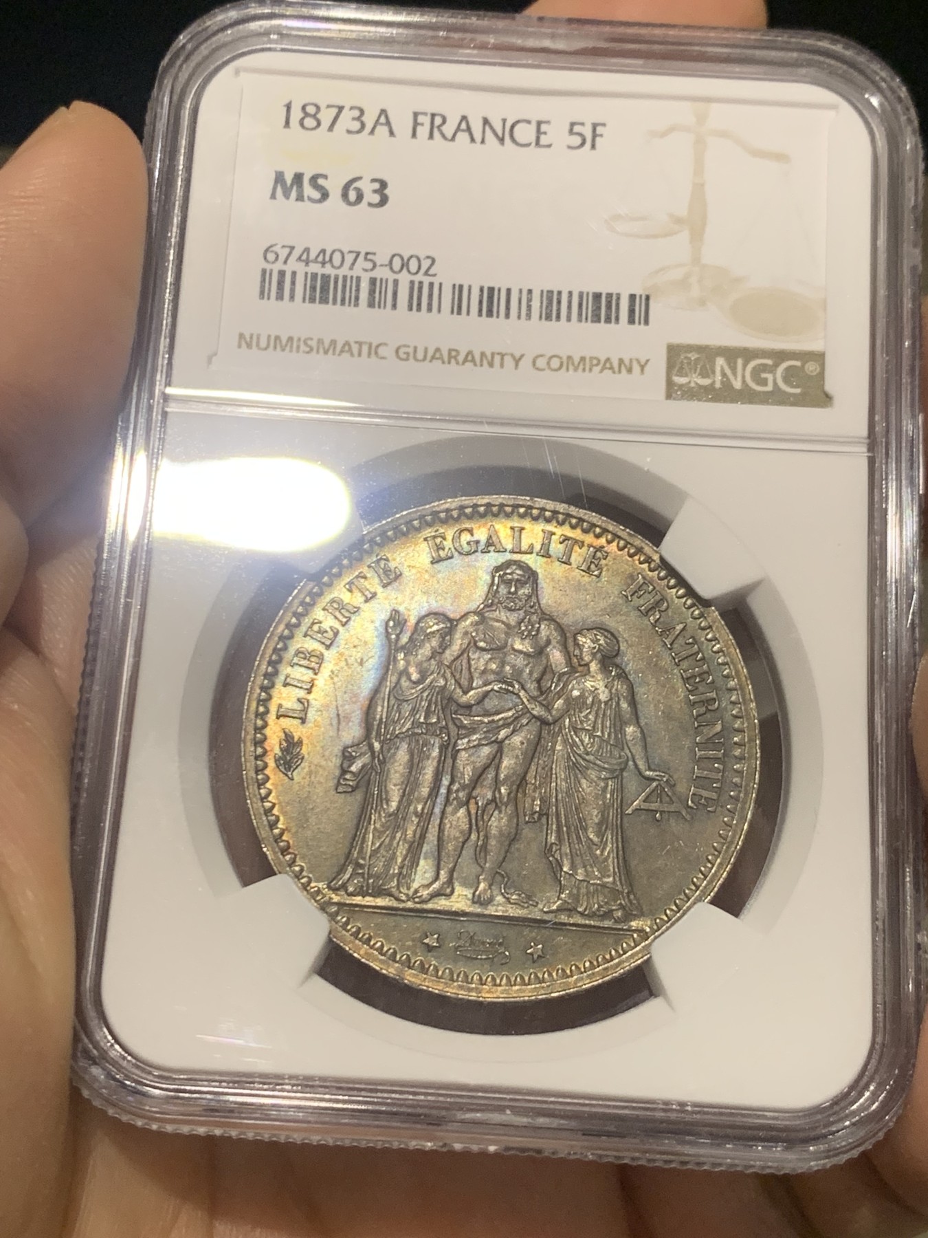 《竞宝斋》第218场-周日，周一 2场 (全场包邮) NGC MS63 1873年法国大力神5法郎银币 超级漂亮的五彩老包浆 各种色调的极致诱惑