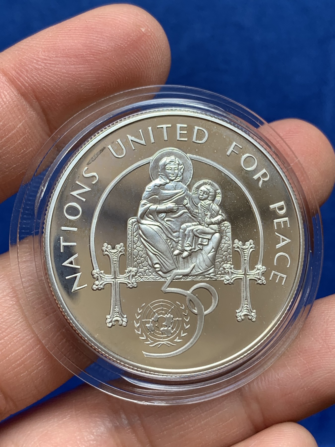 《竞宝斋》第218场-周日，周一 2场 (全场包邮) 亚美尼亚1995年纪念联合国成立50周年100德拉姆银币 925银 28.28克 38.6毫米