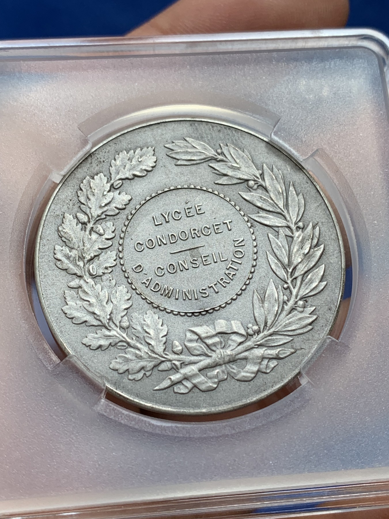 《竞宝斋》第218场-周日，周一 2场 (全场包邮) 法国救济银章 36.4mm 20.2g 品相很好 边铭 野猪A