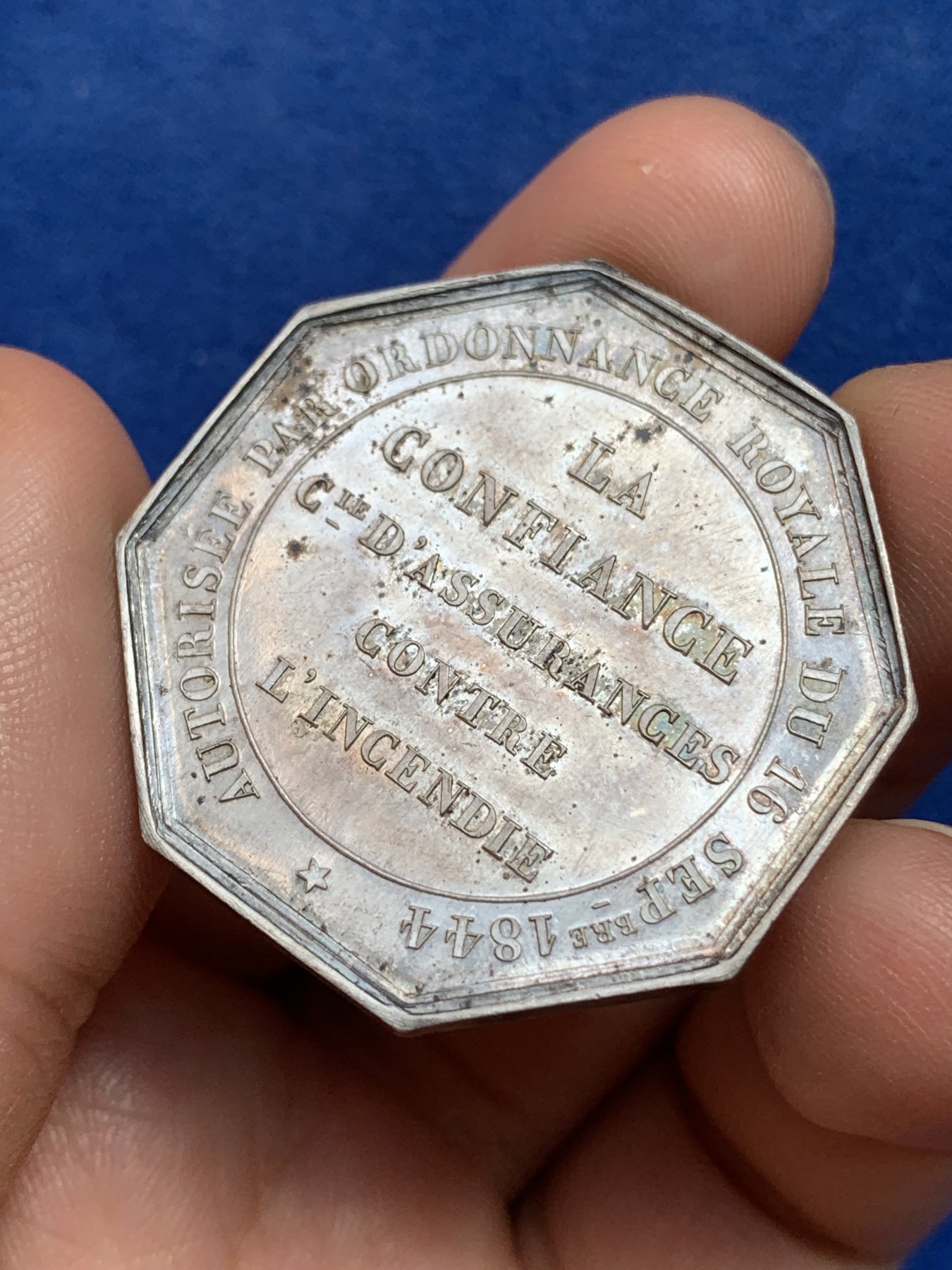 《竞宝斋》第218场-周日，周一 2场 (全场包邮) 法国美女八角银质代币 高点俱在 对角39mm 20.8g 蜜蜂边铭银标