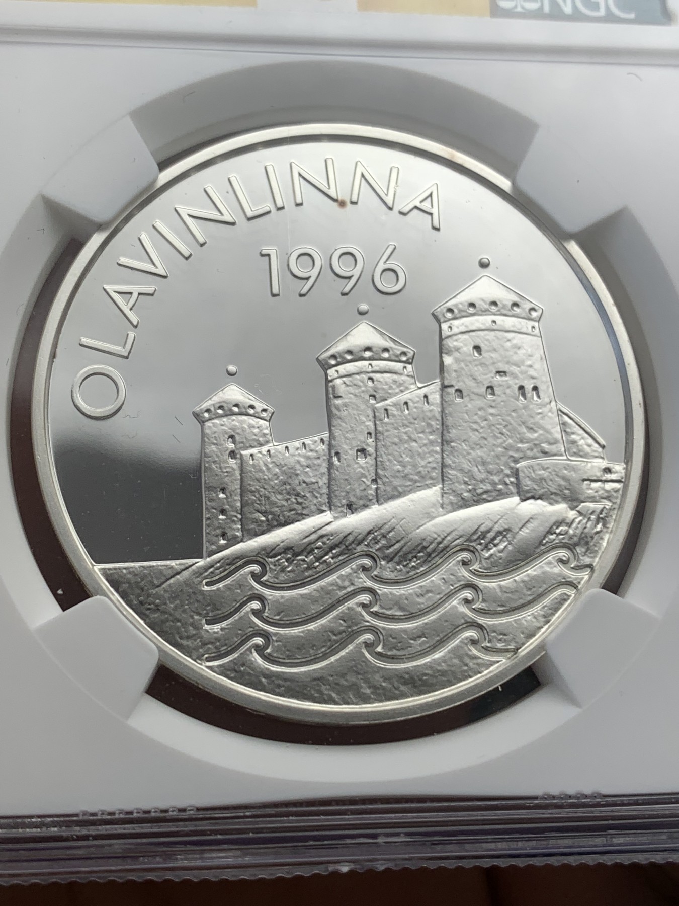 《竞宝斋》第218场-周日，周一 2场 (全场包邮) NGC PF69 芬兰1996奥拉维城堡纪念20欧精制银币