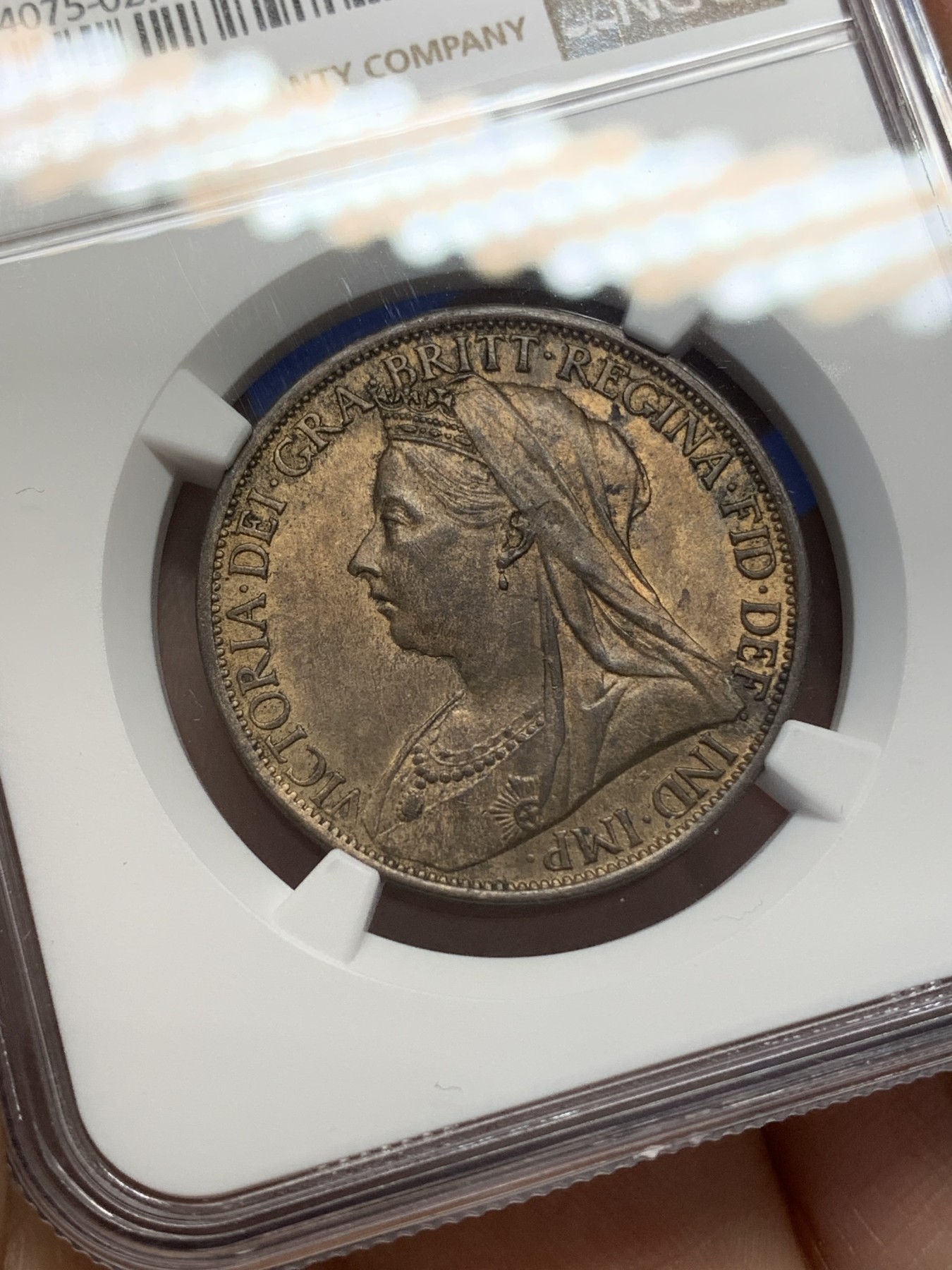 《竞宝斋》第218场-周日，周一 2场 (全场包邮) NGC MS64RB 1897年 英国维多利亚女王披纱1便士铜币 稀少低海平面版 带有不少原铜光