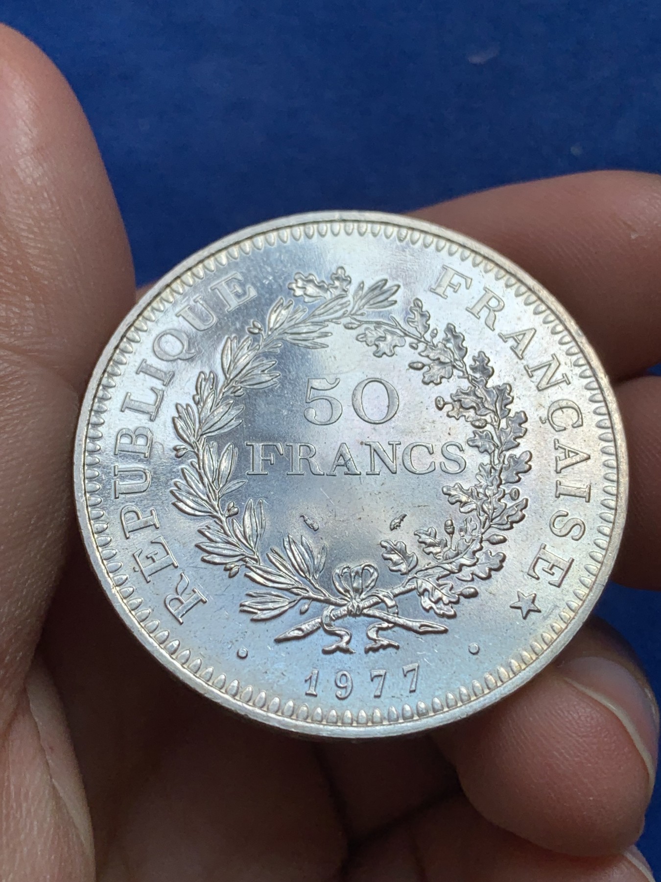 《竞宝斋》第218场-周日，周一 2场 (全场包邮) 法国1977年大力神50法郎银币 原光未使用品