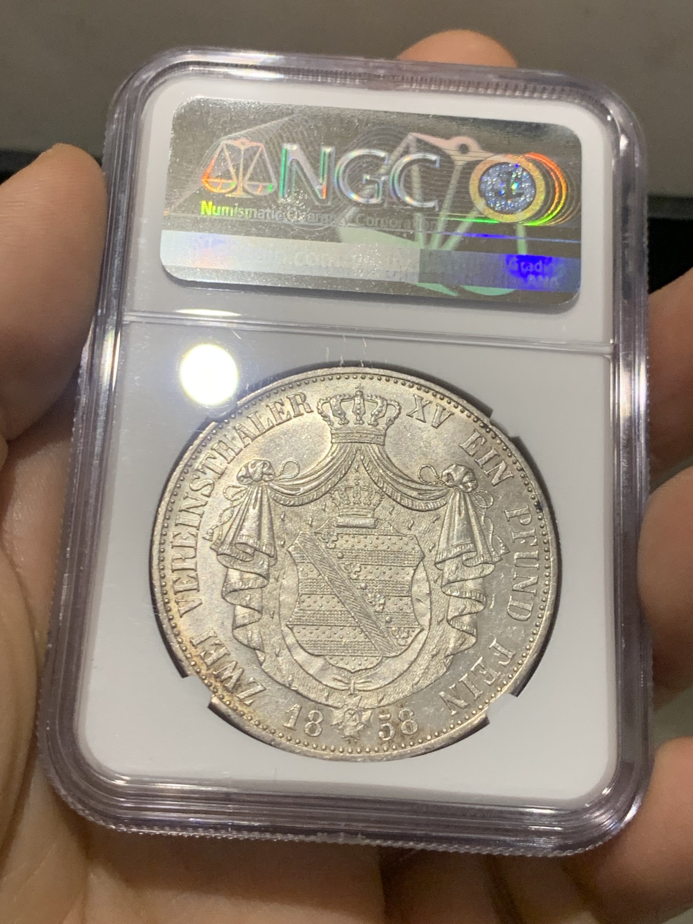 《竞宝斋》第218场-周日，周一 2场 (全场包邮) NGC MS61 德国 1858 萨克森王国 约翰一世 2泰勒 37克大银币 单年版 难遇品种