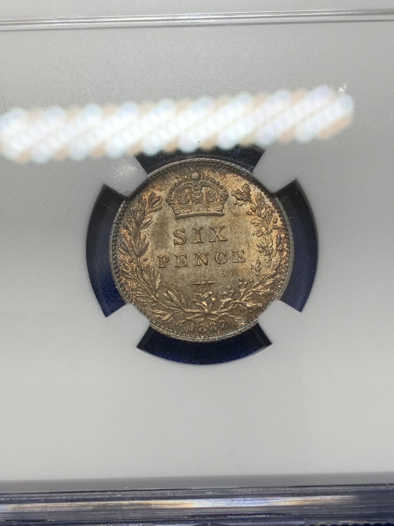 《竞宝斋》第218场-周日，周一 2场 (全场包邮) NGC-MS63 英国1887年维多利亚高冠6便士银币 数字面值版