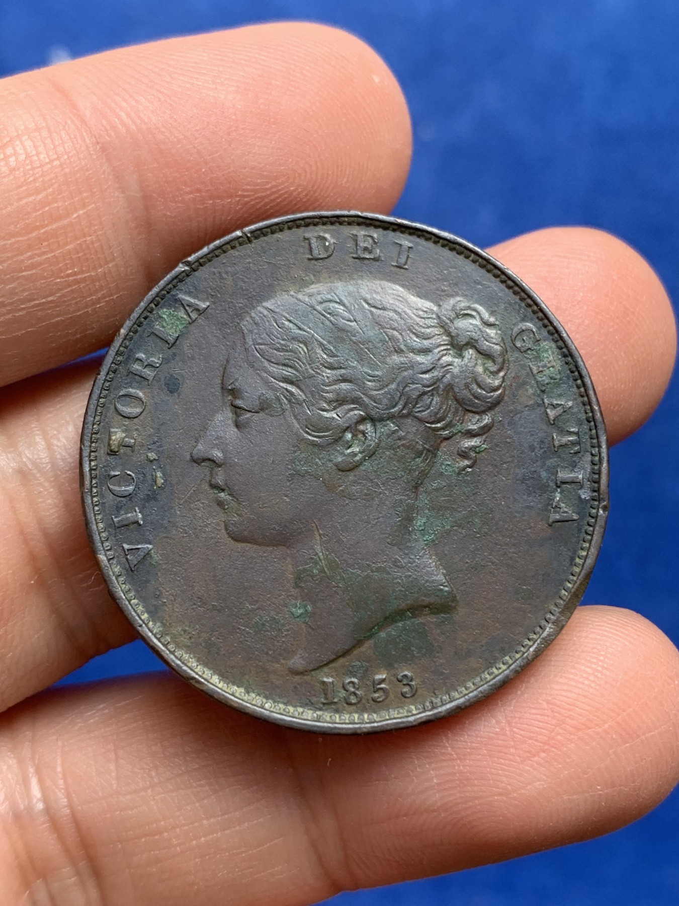 《竞宝斋》第218场-周日，周一 2场 (全场包邮) 英国1853维多利亚1便士大铜币 早期年份 自然流通 细节见图