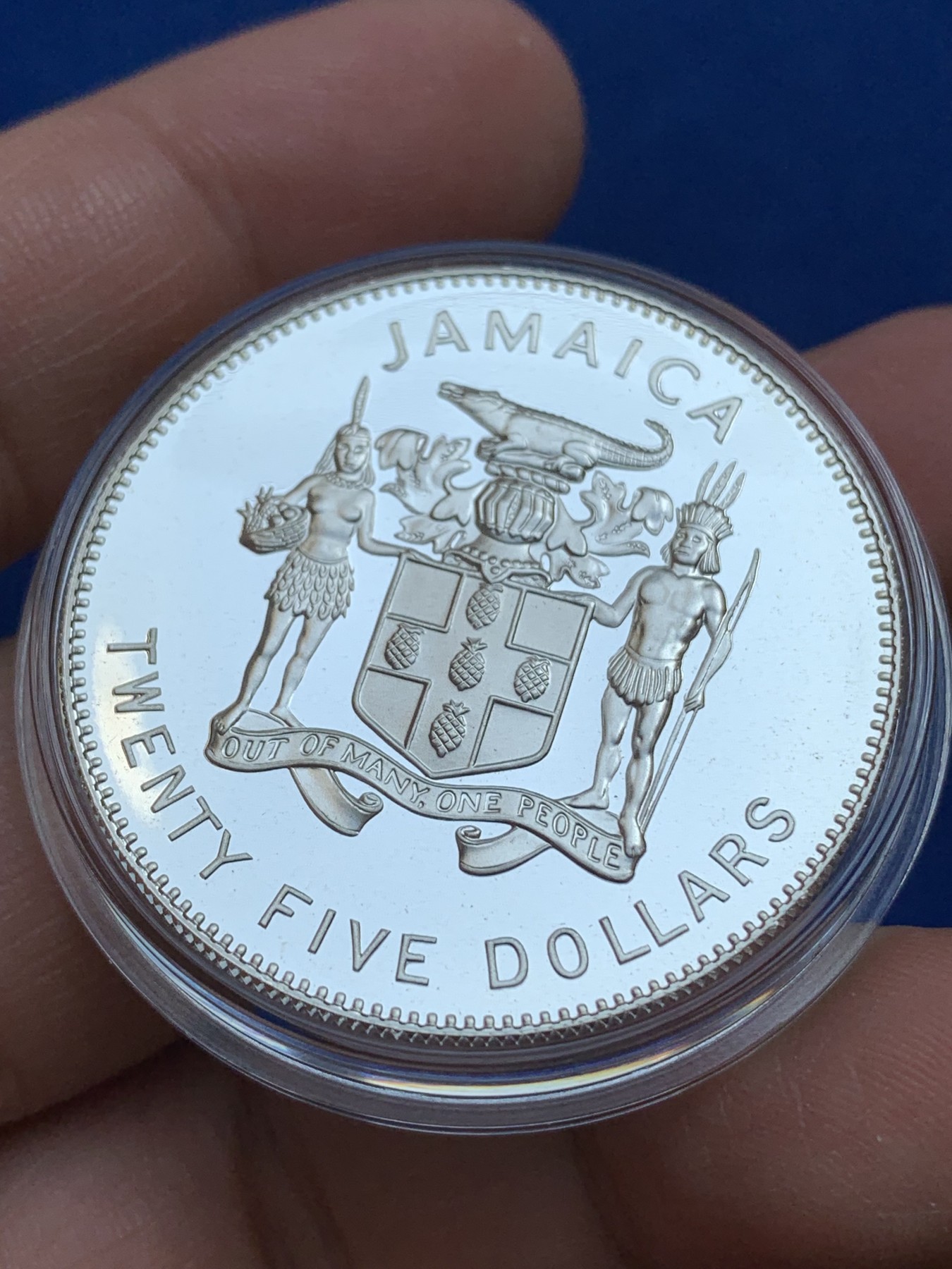 《竞宝斋》第218场-周日，周一 2场 (全场包邮) 牙买加1995年纪念联合国成立 50周年25美元银币  925银 28.28克  38.61毫米