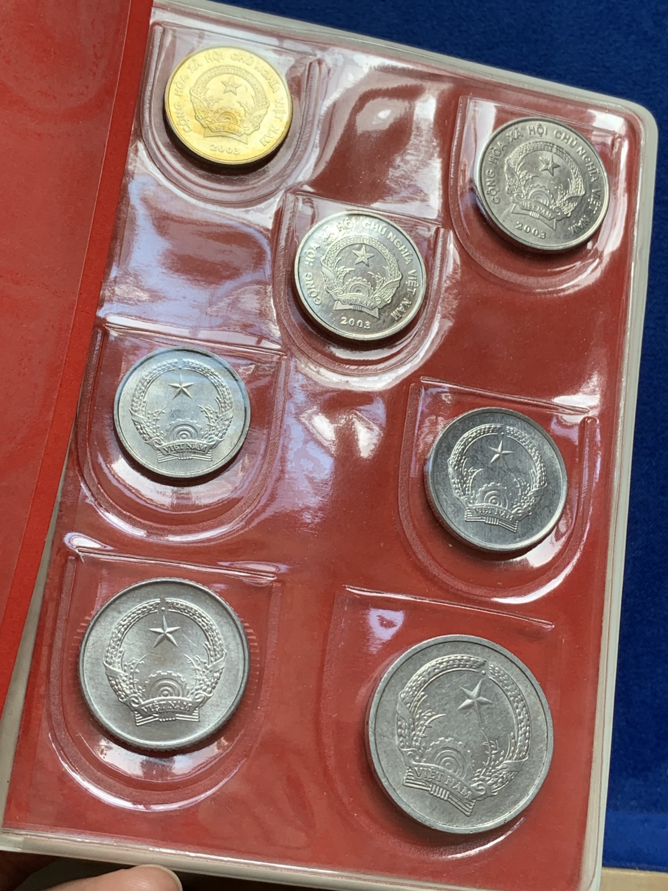 《竞宝斋》第218场-周日，周一 2场 (全场包邮) 越南 7枚装 套币 比较少见的装帧方式 年份 状态 请见图