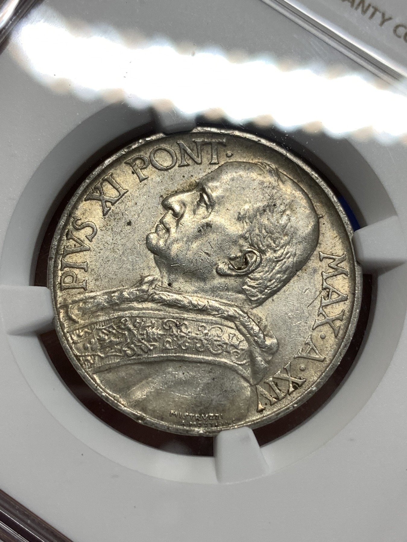 《竞宝斋》第218场-周日，周一 2场 (全场包邮) NGC-AU55 梵蒂冈1935年早期10里拉银币 圣母抱婴