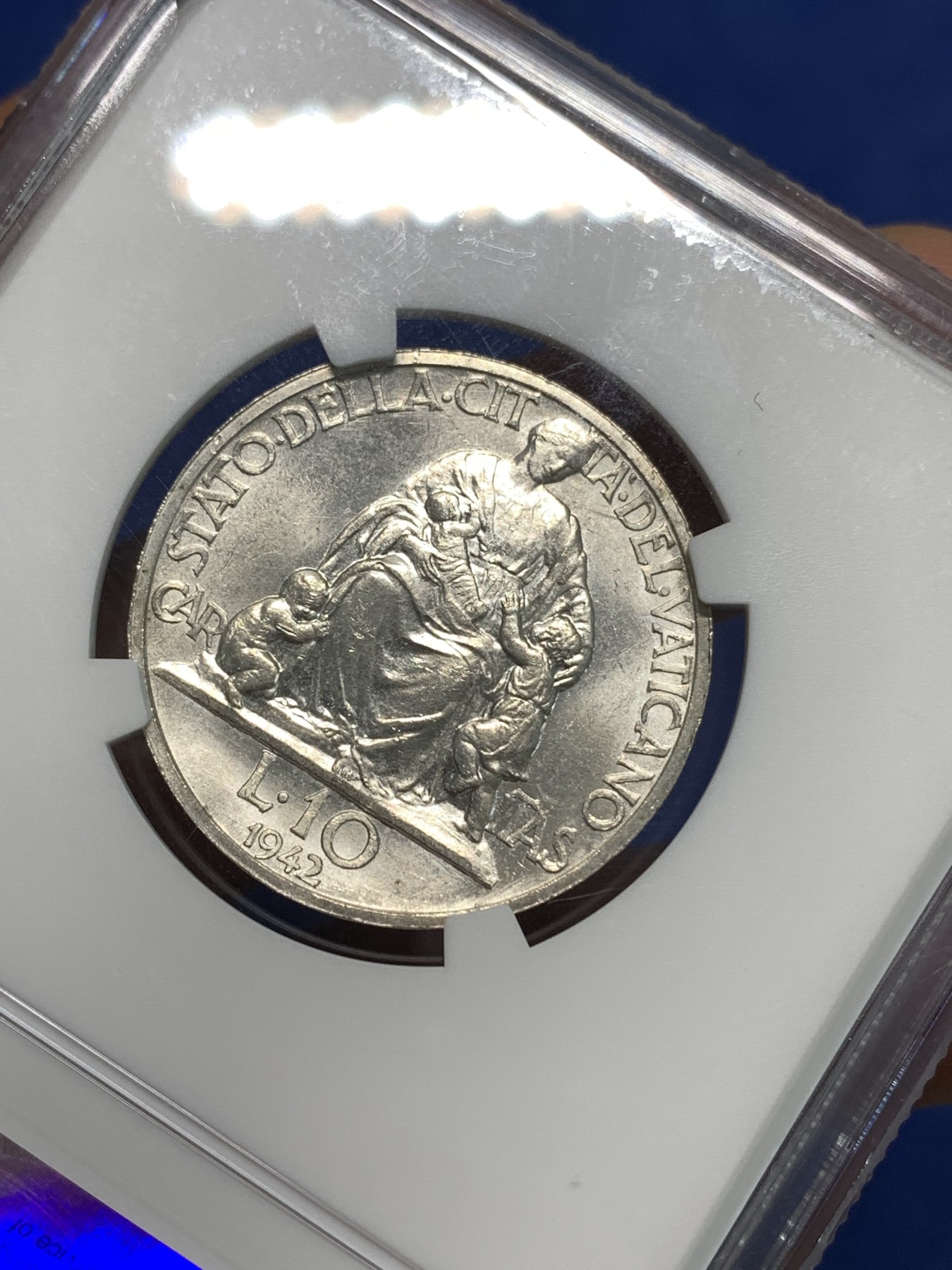 《竞宝斋》第218场-周日，周一 2场 (全场包邮) NGC-UNCD 梵蒂冈 1942年 圣母抱婴 10里拉 银币 稀少品种 发行量4000枚 可以重评