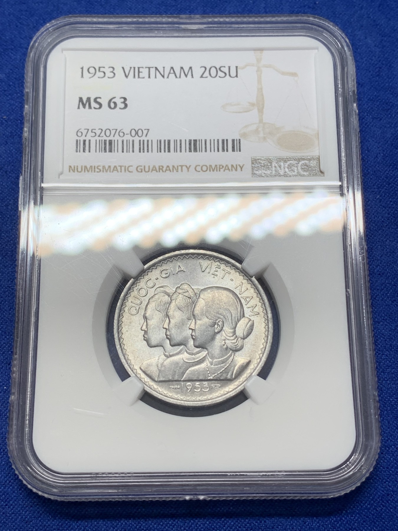 《竞宝斋》第218场-周日，周一 2场 (全场包邮) NGC MS63 越南1953三美女20苏铝币