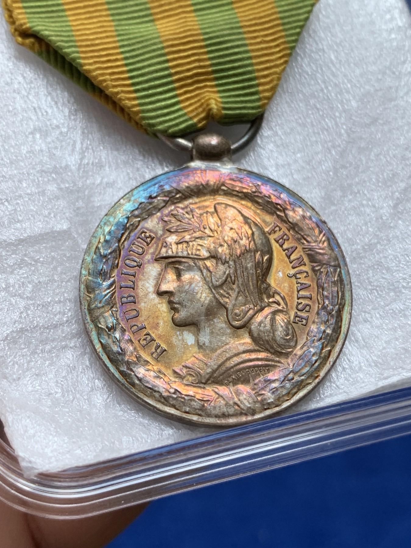 《竞宝斋》第218场-周日，周一 2场 (全场包邮) 法国 1885年 法国远征东京【中法战争】银制奖章 六地名版 镜面五彩包浆