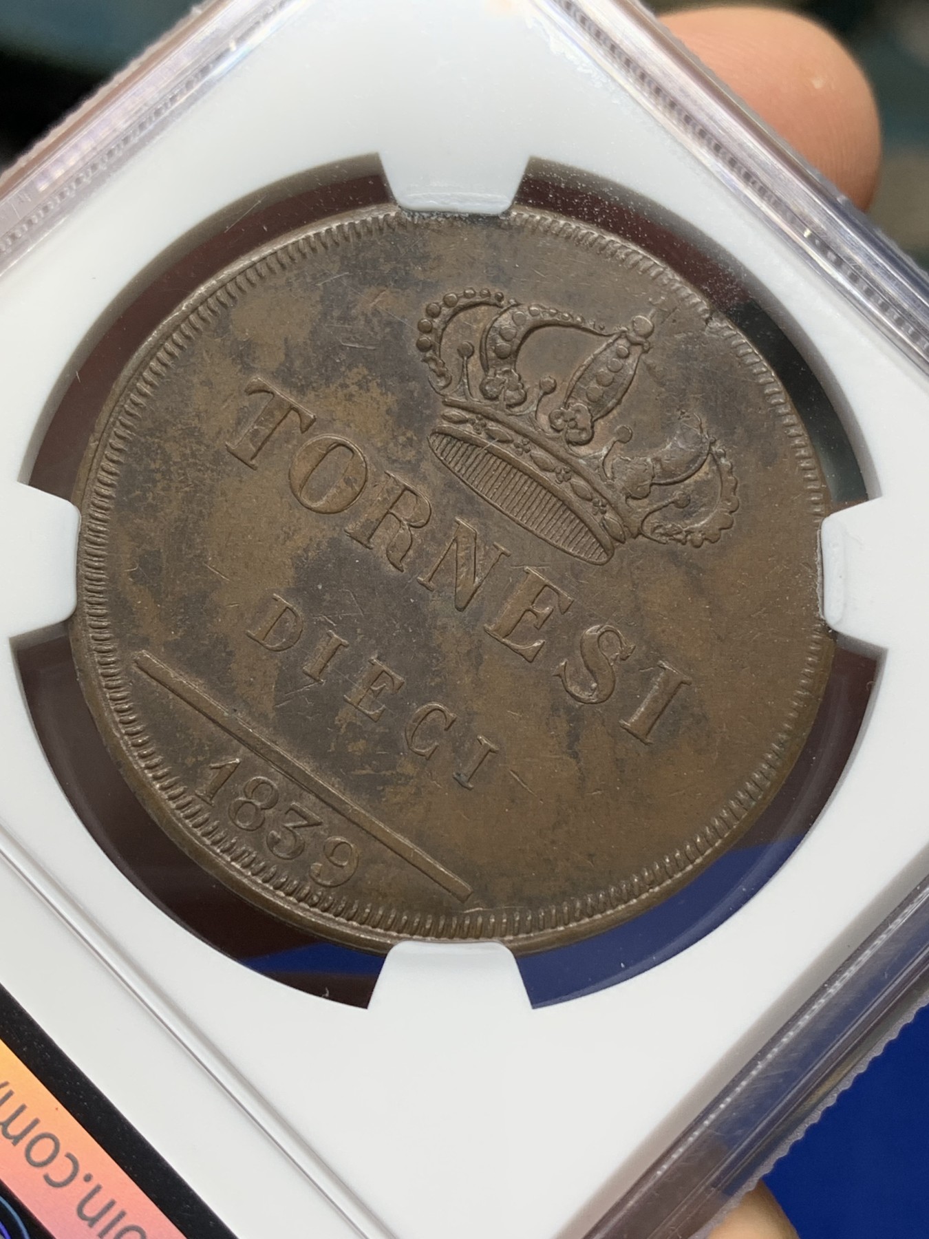 《竞宝斋》第218场-周日，周一 2场 (全场包邮) NGC AU58 1839年意大利两西西里王国费迪南德二世10Tor大铜币 唯一入盒冠军分记录