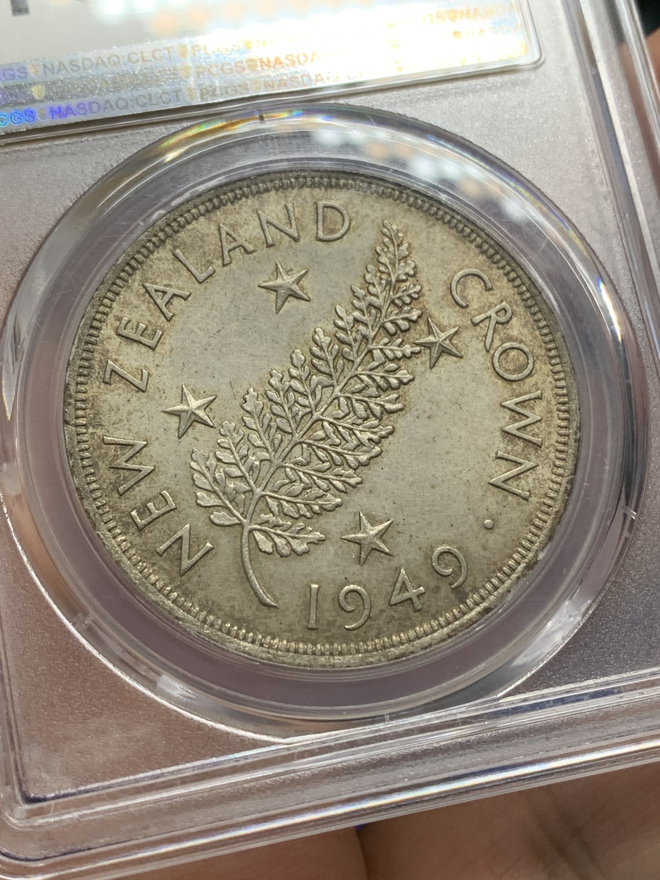 《竞宝斋》第219场-周日，周一 2场 (全场包邮) PCGS-MS63 新西兰1949年乔六头像大银币，灰彩包浆