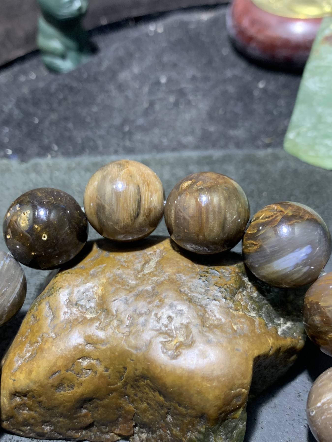 放福利，天然缅甸树化玉（木化玉）手串一条！