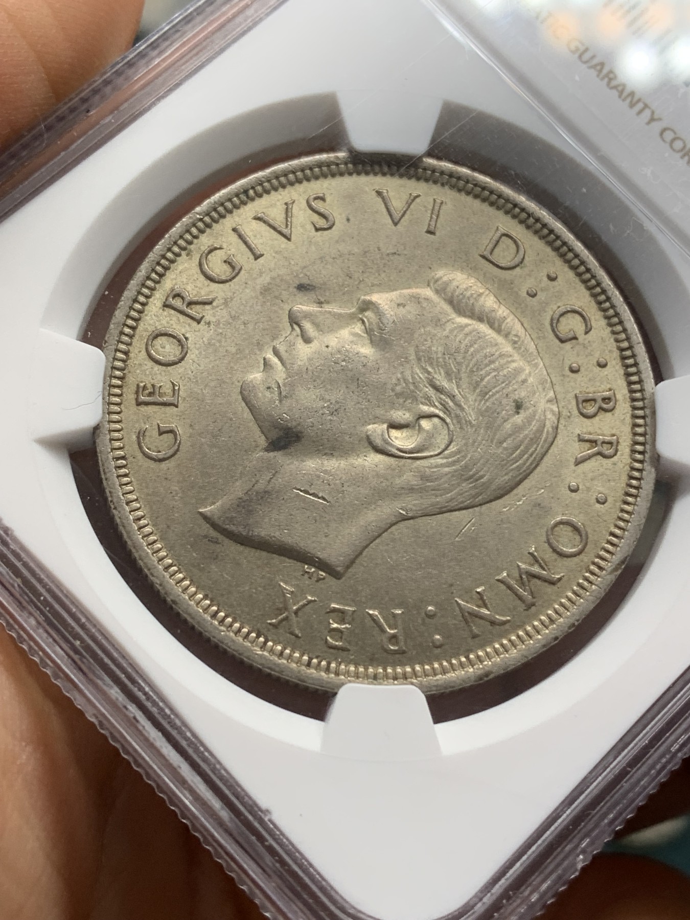 《竞宝斋》第219场-周日，周一 2场 (全场包邮) NGC-MS64 英国 1937年 乔治六世 1克朗 银币 黄油彩
