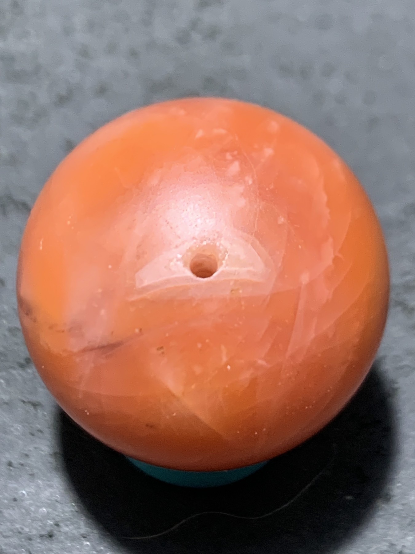 精美保山南红玛瑙2.0圆珠一颗，