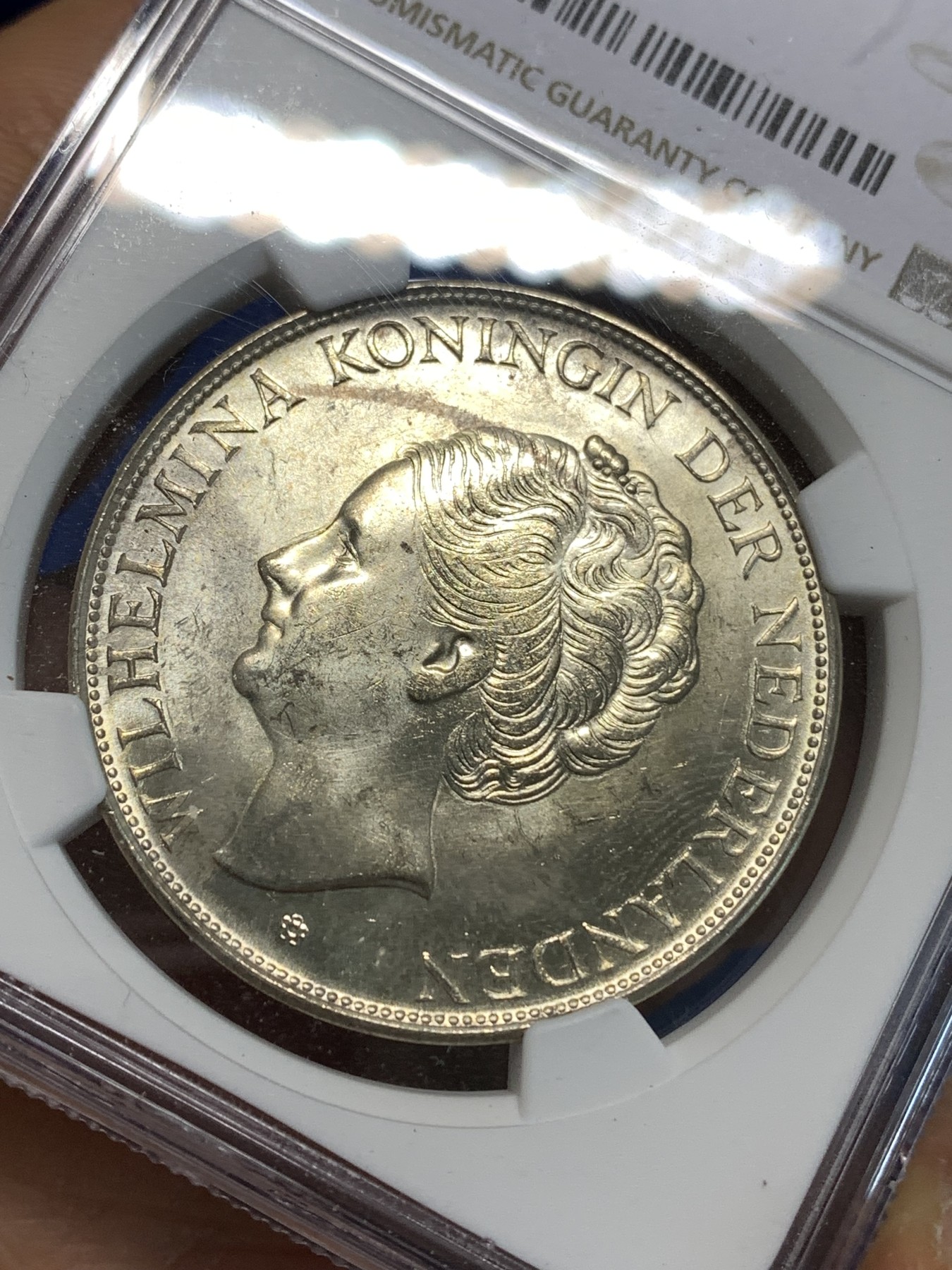 《竞宝斋》第219场-周日，周一 2场 (全场包邮) NGC MS62 荷属库拉索1944D女王威廉明娜2.5盾银币