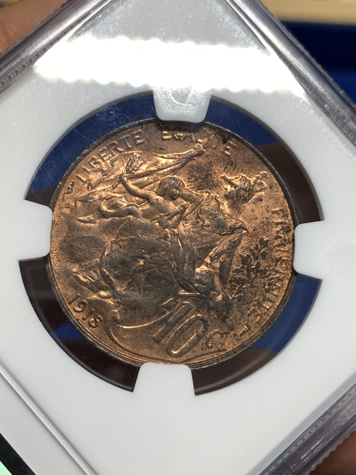 《竞宝斋》第219场-周日，周一 2场 (全场包邮) NGC UNCD 1915年法国10C铜币