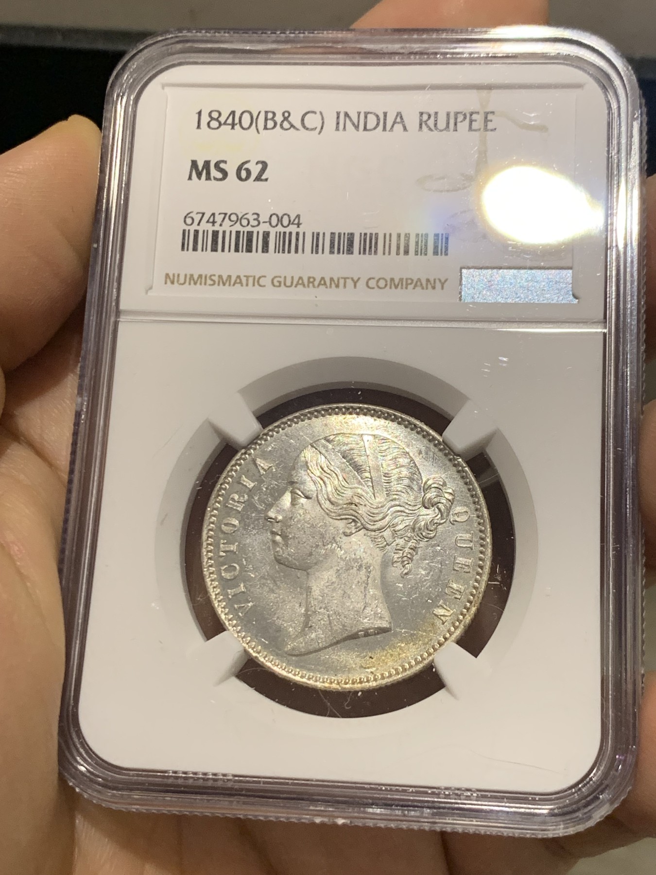 《竞宝斋》第219场-周日，周一 2场 (全场包邮) NGC MS62 1840年英属印度维多利亚双辫版卢比 此枚压印完整 底板丝滑 小维高分十分难得！