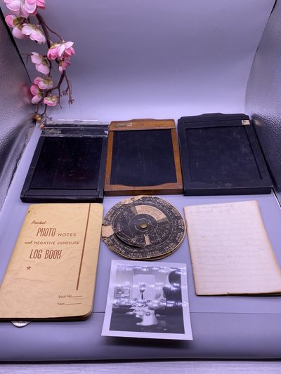 胶片暗板，摄影日志，曝光对照表，照片一些，品相如图，200包快递 - 胶片暗板，摄影日志，曝光对照表，照片一些，品相如图，200包快递