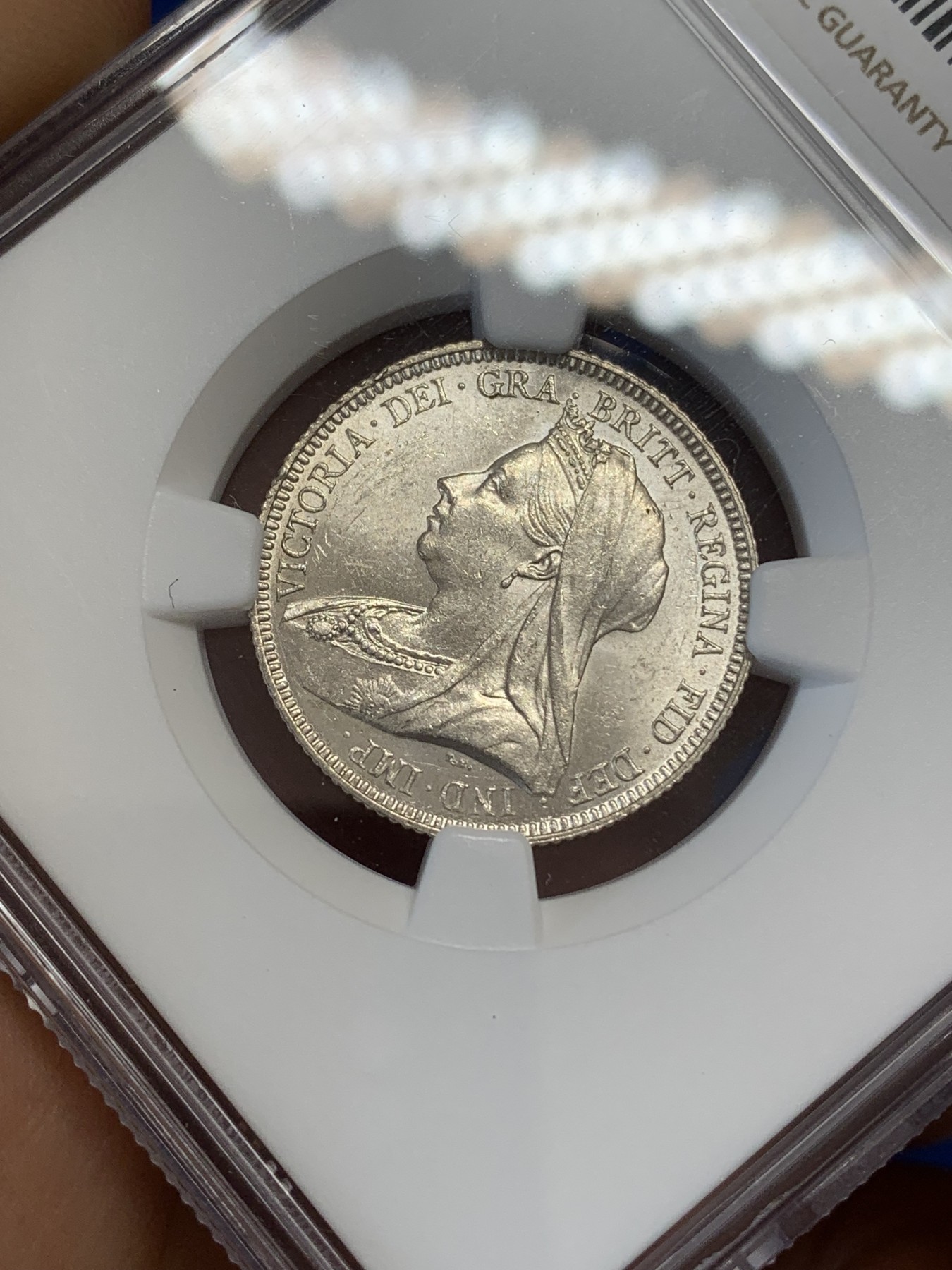 《竞宝斋》第219场-周日，周一 2场 (全场包邮) NGC MS62 英国1893年披纱1先令银币 原光满满