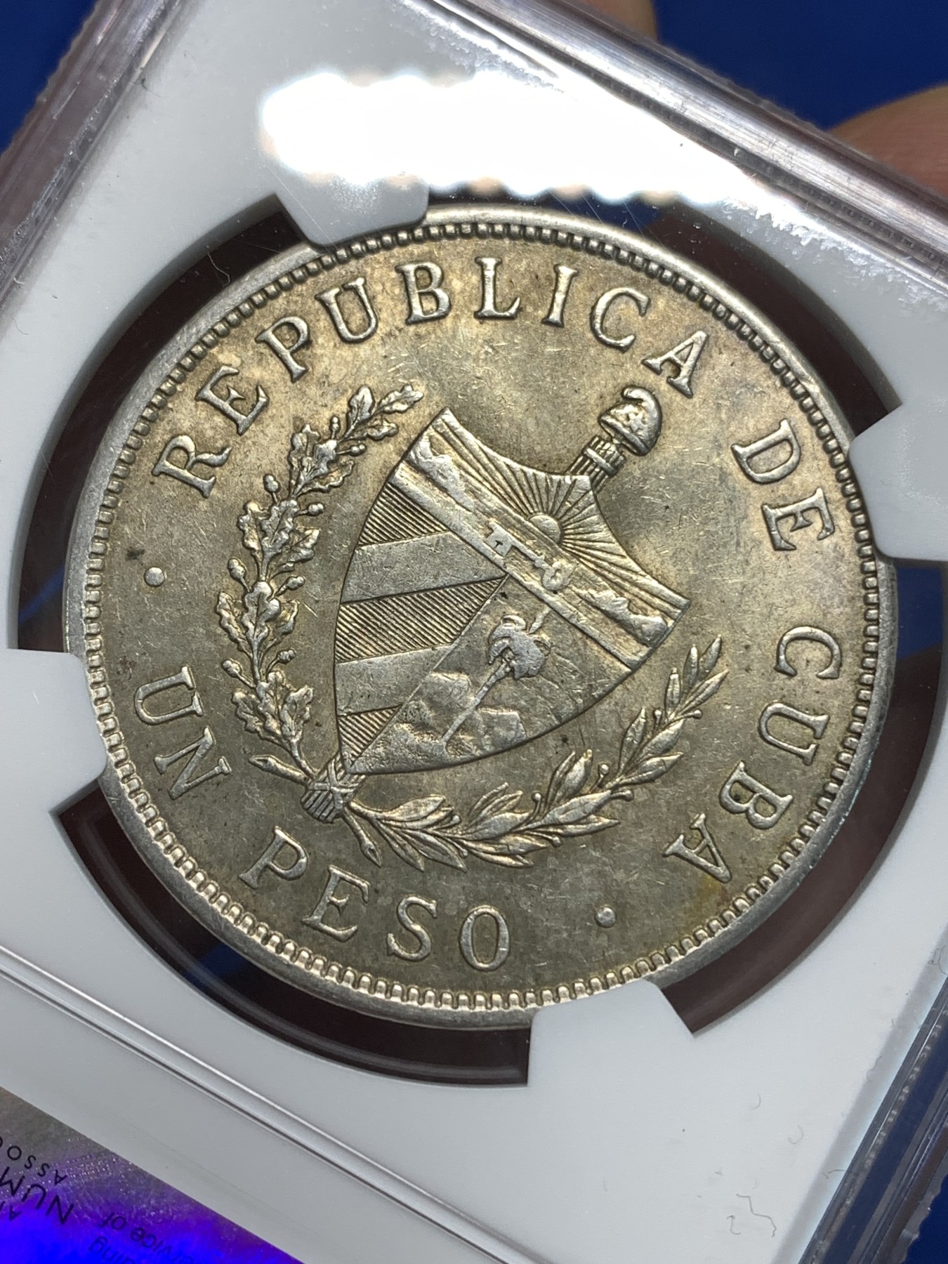 《竞宝斋》第219场-周日，周一 2场 (全场包邮) NGC- UNC古巴 1934年 star type 大五星1比索 银币