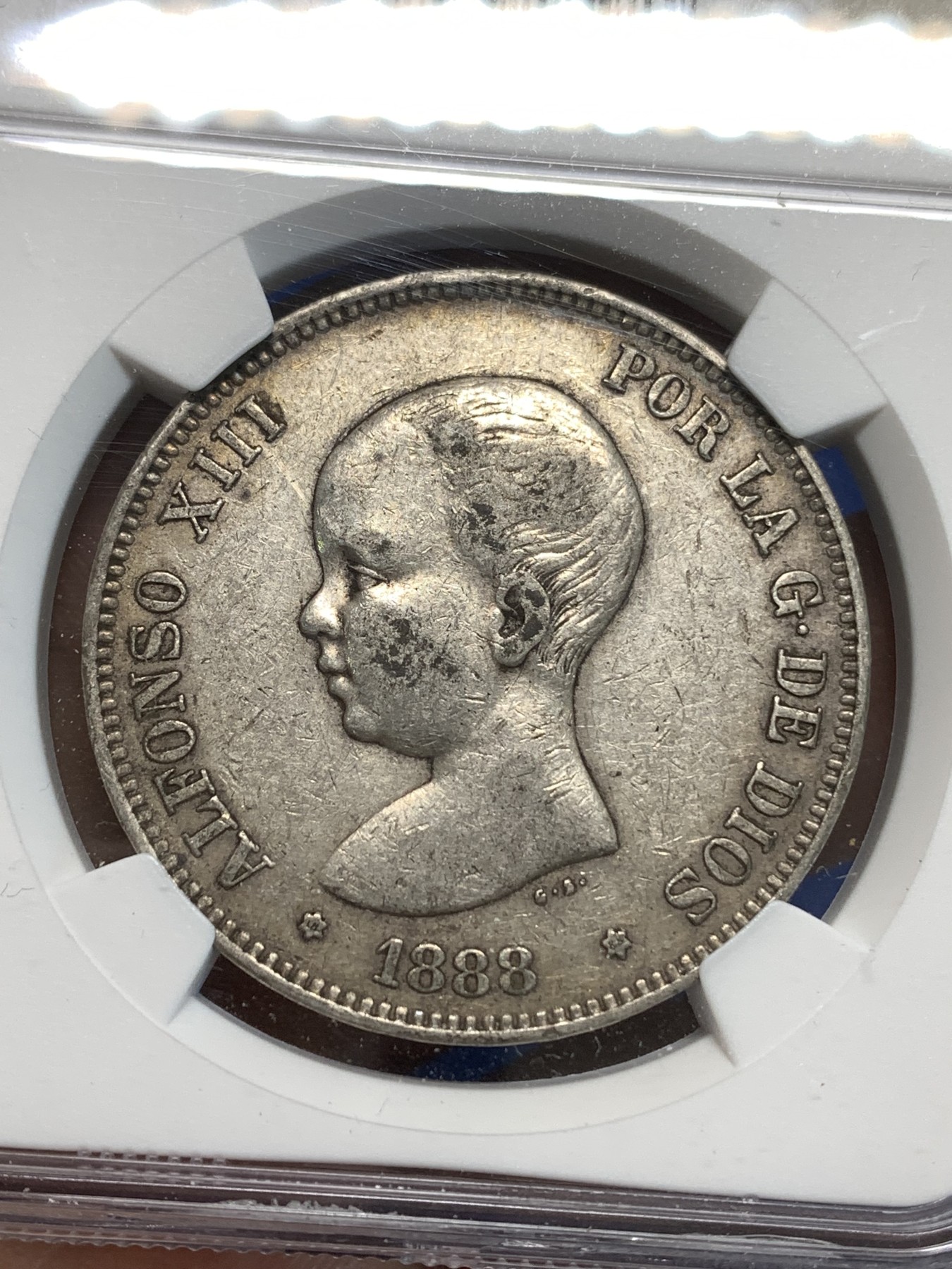 《竞宝斋》第219场-周日，周一 2场 (全场包邮) NGC-XF40 西班牙1888年 阿方索十三世 5比塞塔双柱大银币 吉祥年份