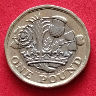 布加迪🐬～世界钱币🌾第 49 期 /  欧洲泰国等国家币 - 英国🇬🇧 2016年 皇冠版👑 1英镑 双色币 美品